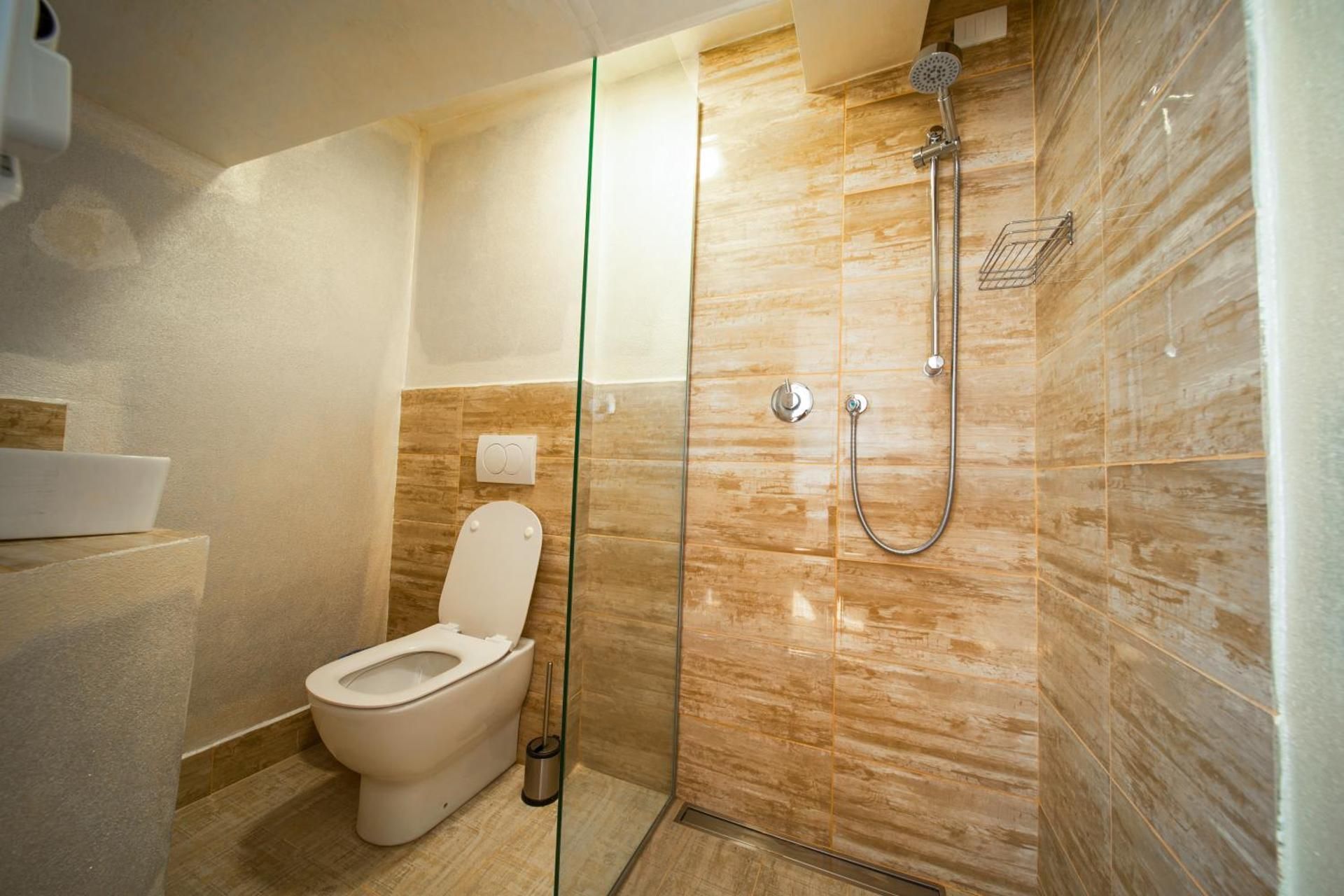 Single Bed in Mixed Dormitory Room