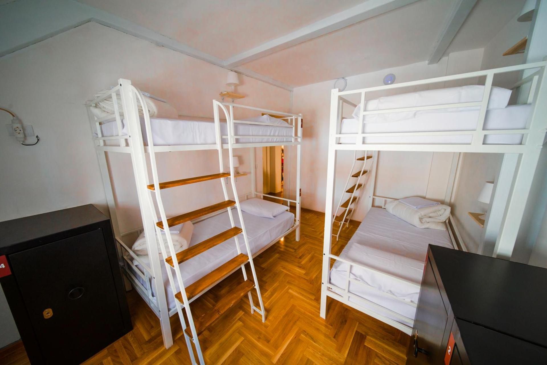 Bed in 4-Bed Mixed Dormitory Room