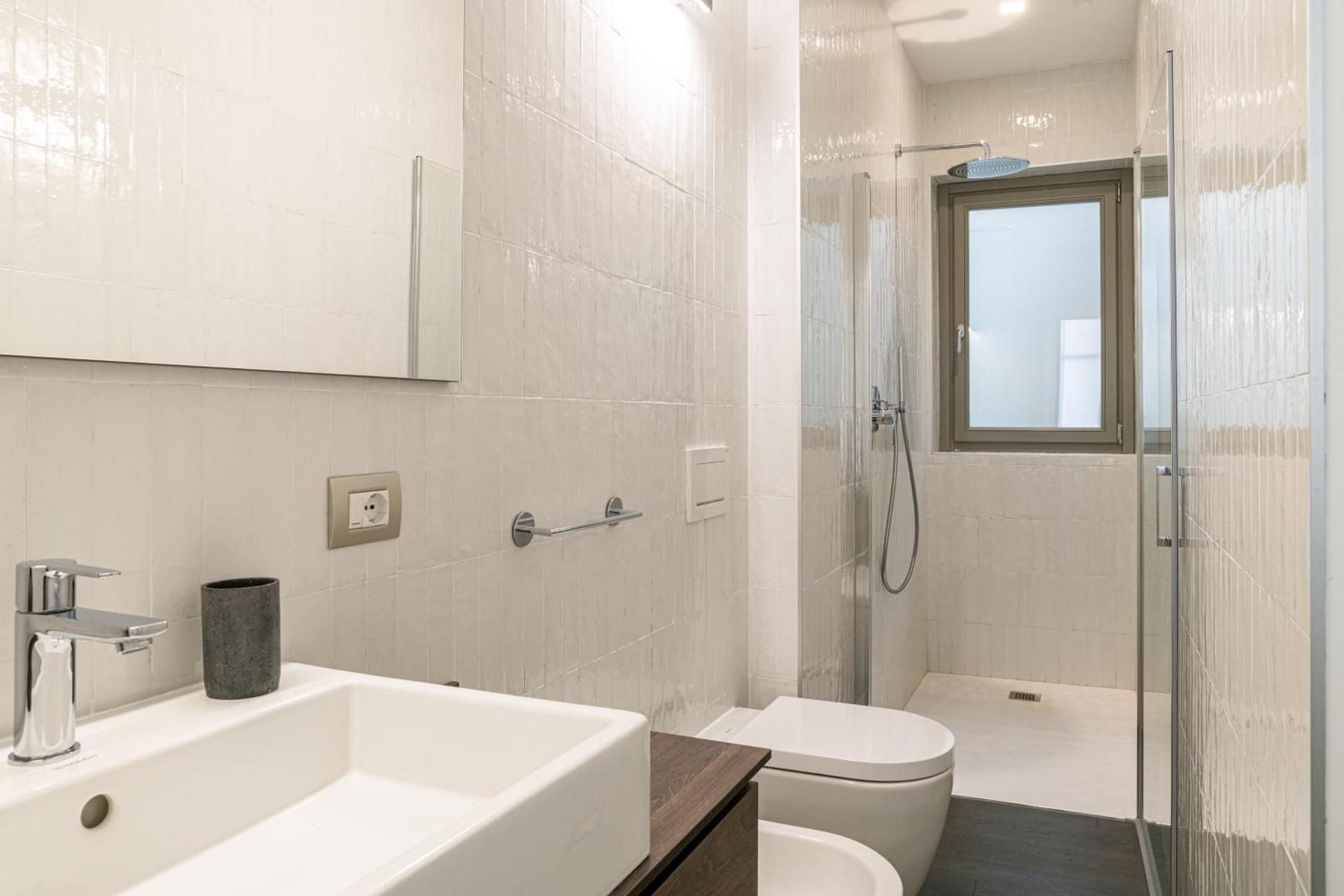 Palazzo La Cortesella - Modern Design & Central Location One-Bedroom Apartment 2