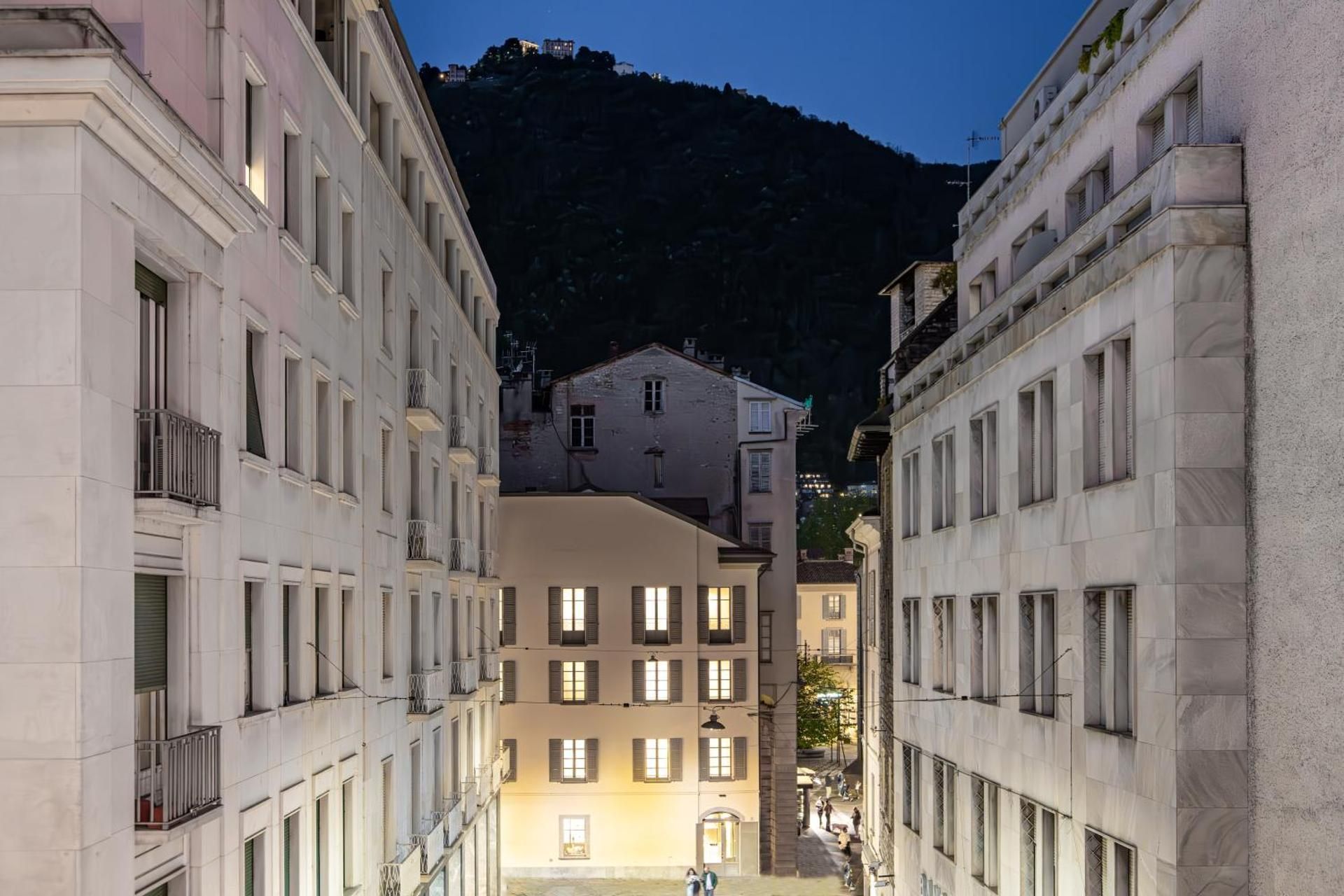 Palazzo La Cortesella - Modern Design & Central Location