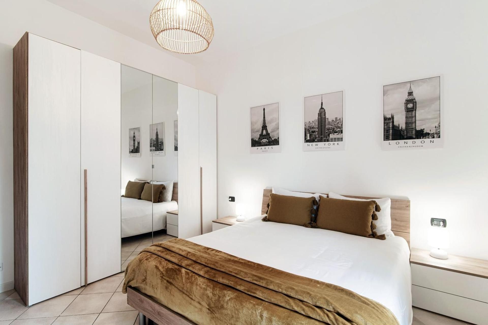 Zamenhof 9 - by MyHomeInComo Two-Bedroom Apartment