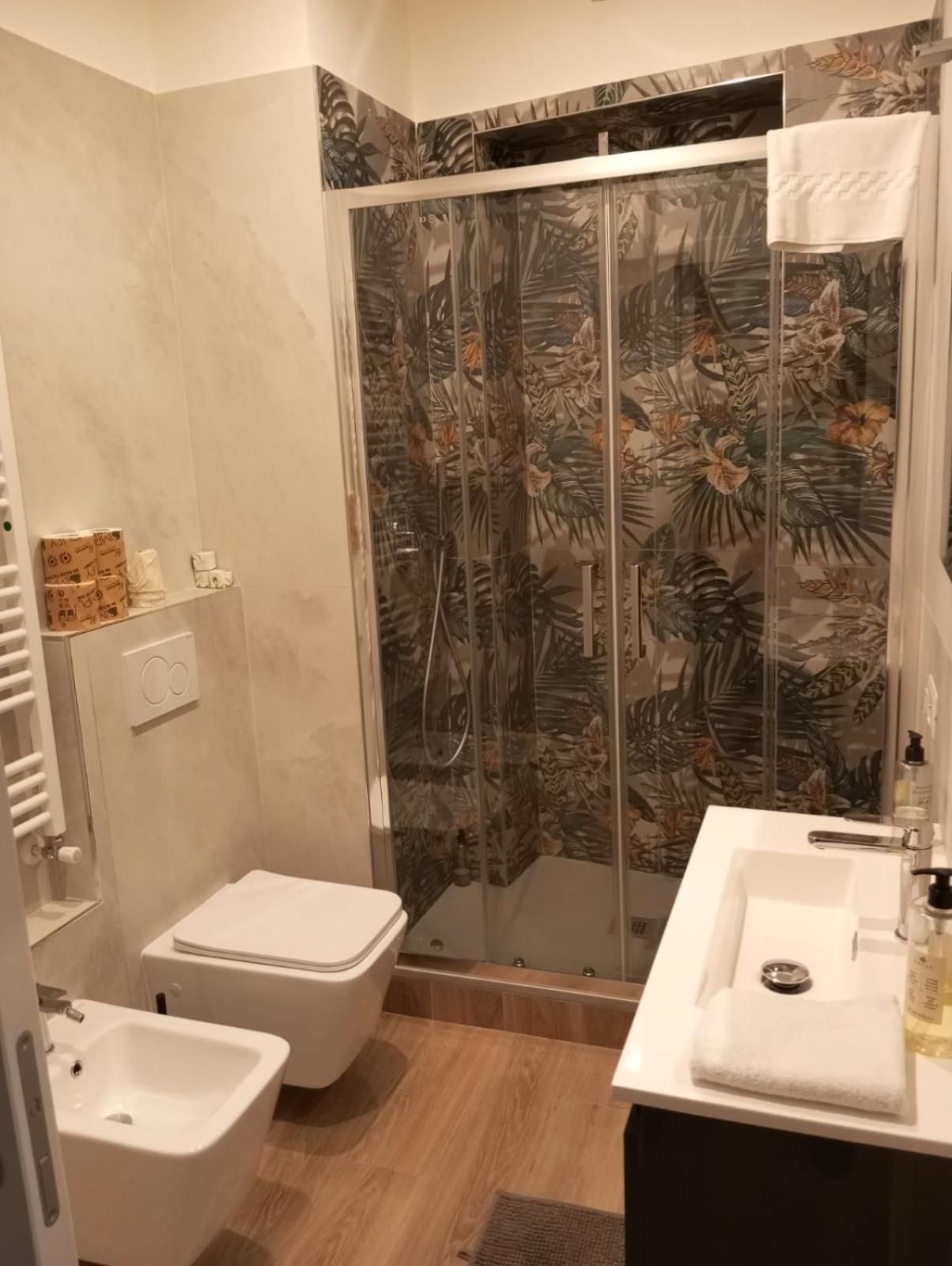 Lizard Hotel Two-Bedroom Deluxe Apartment 2