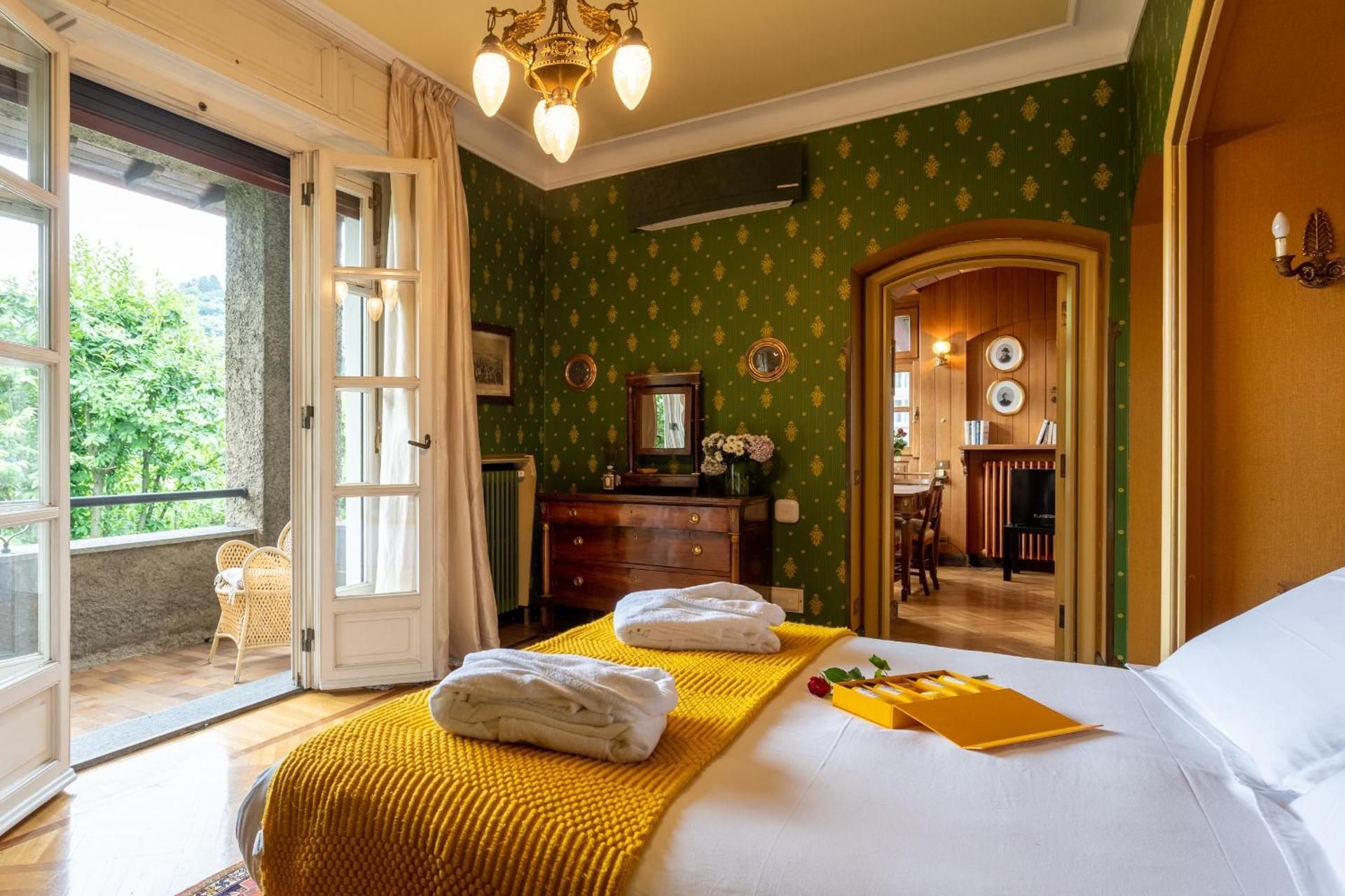 Ronco Dell'Abate - Lake Como Relais B&B Deluxe King Room