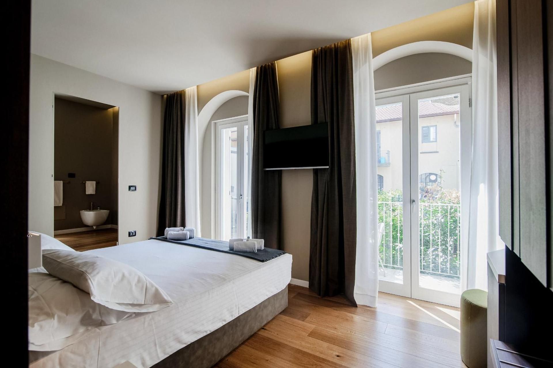 King Room with Balcony