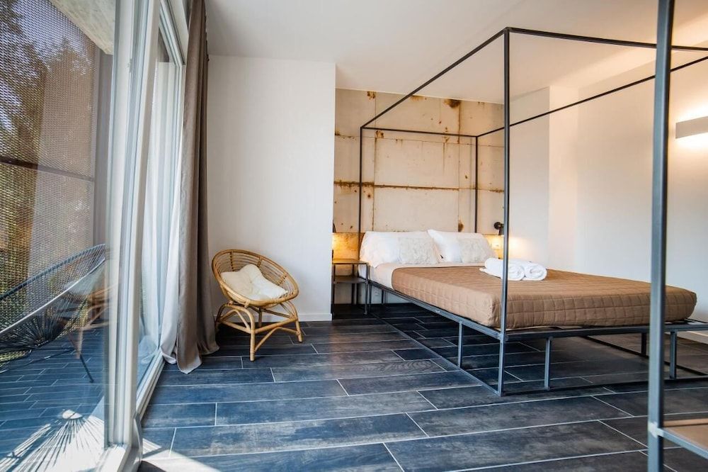 Le Stanze del Lago Suites & Pool Deluxe Double Room 3