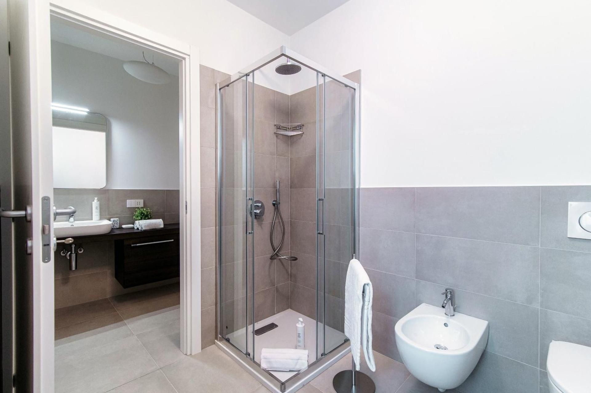 Palazzo Marinetti - by MyHomeInComo One-Bedroom Apartment 2