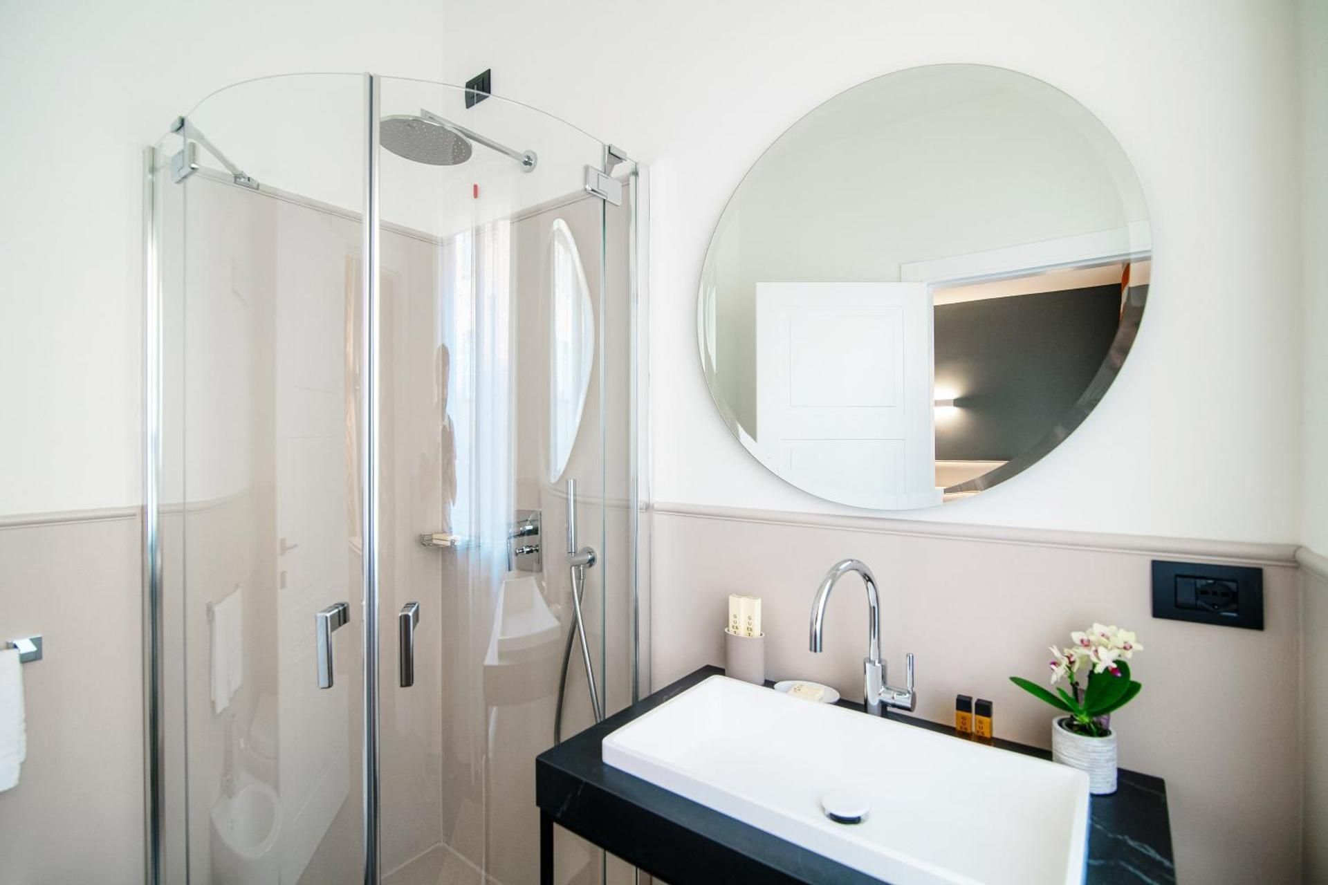 In Centro Luxury Rooms Double Room with Balcony (2 Adults + 1 Child) 2