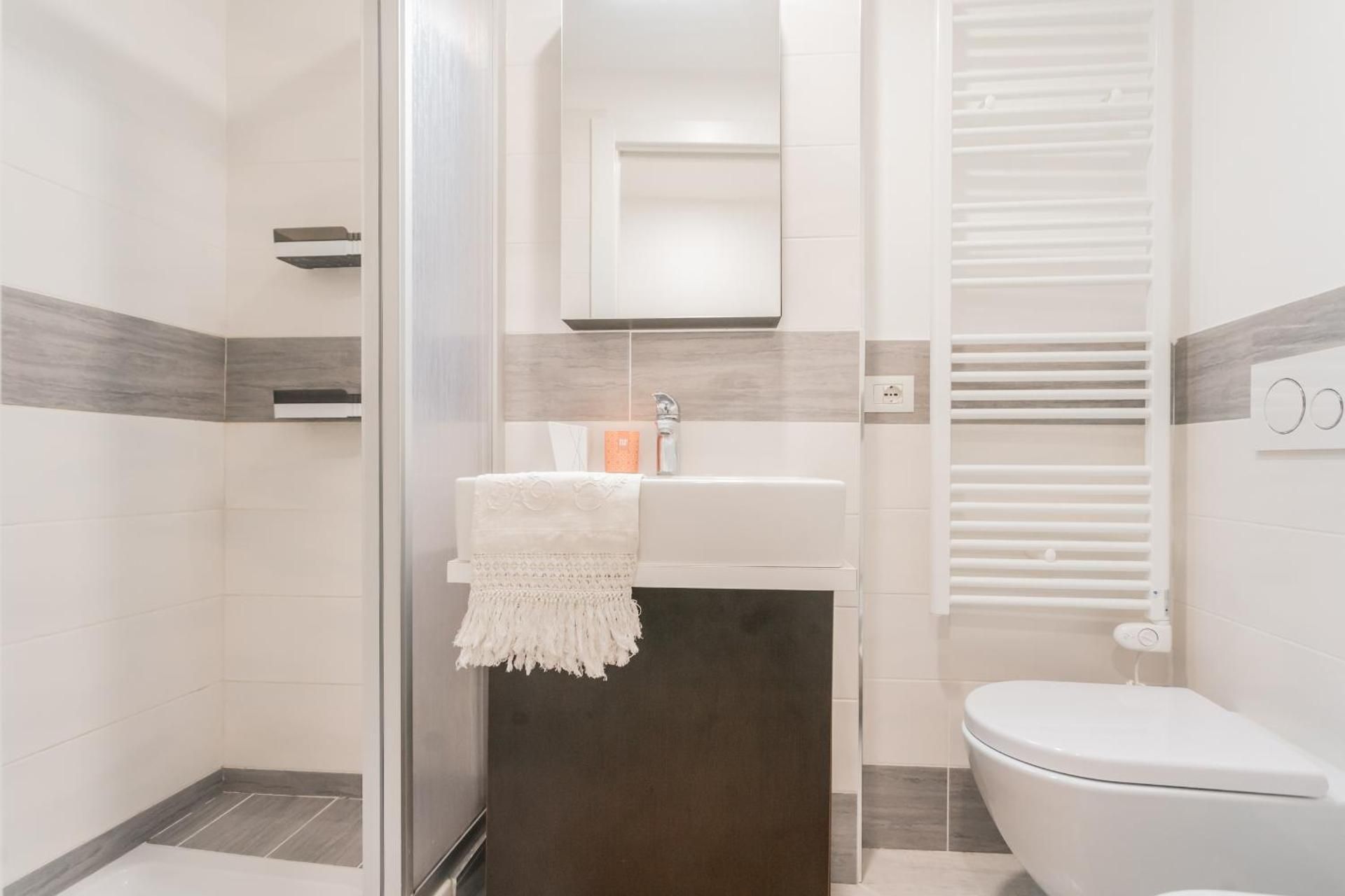 Borsieri Como Apartments with Parking by Rent All Como One-Bedroom Apartment with City View 2