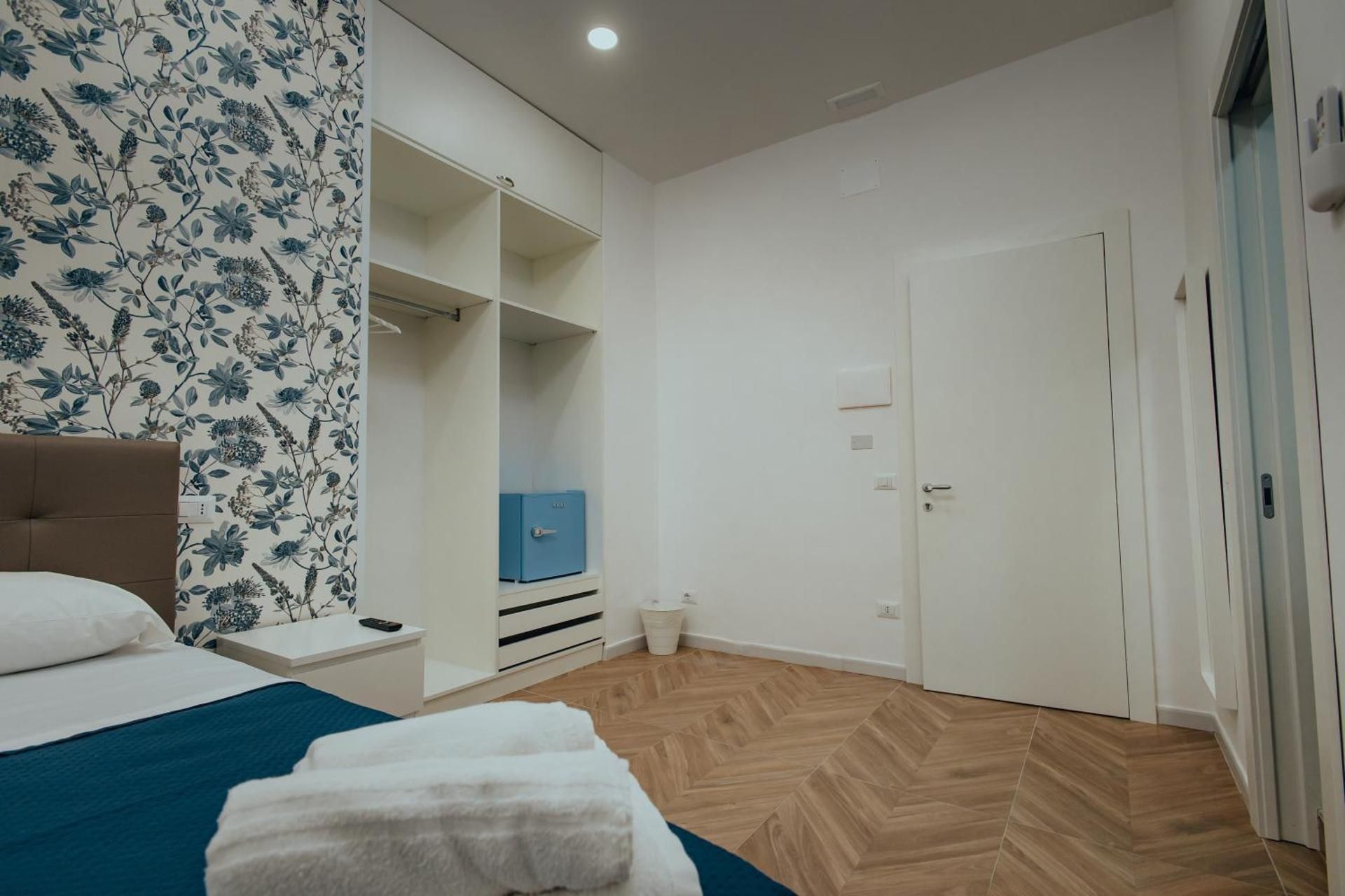 Otis Rooms Deluxe Room 3