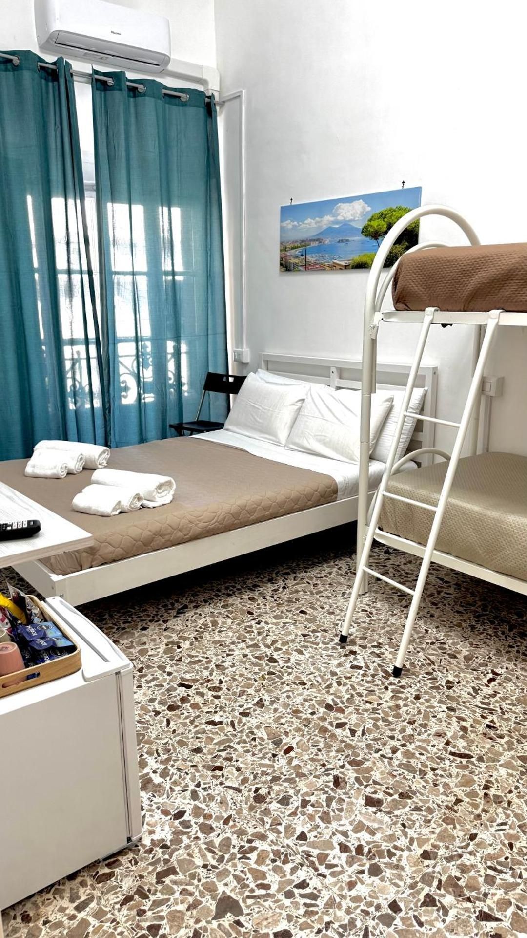 House Piazza Garibaldi By Loveinthetravel Quadruple Room with Balcony 2