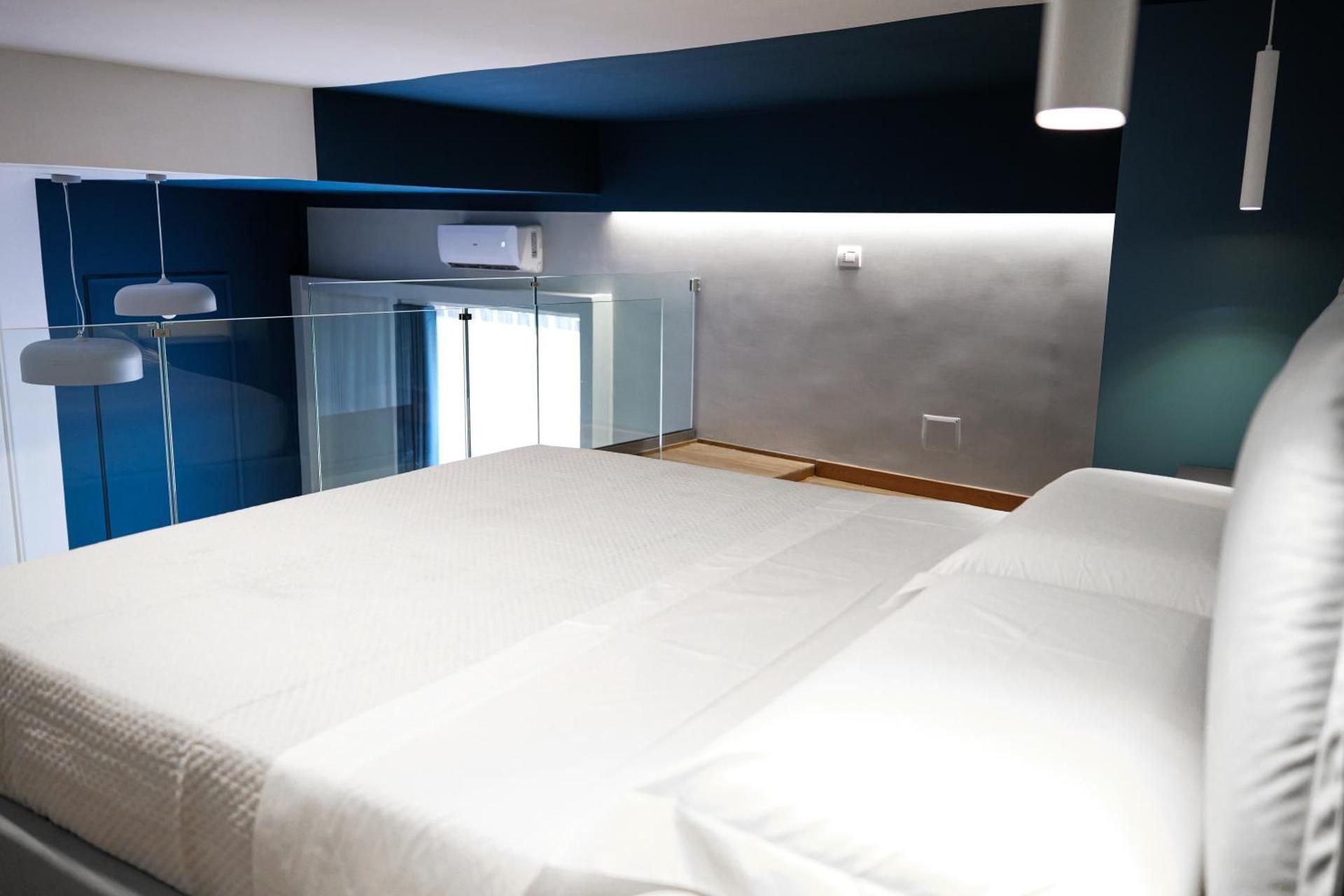 One-Bedroom Apartment with View