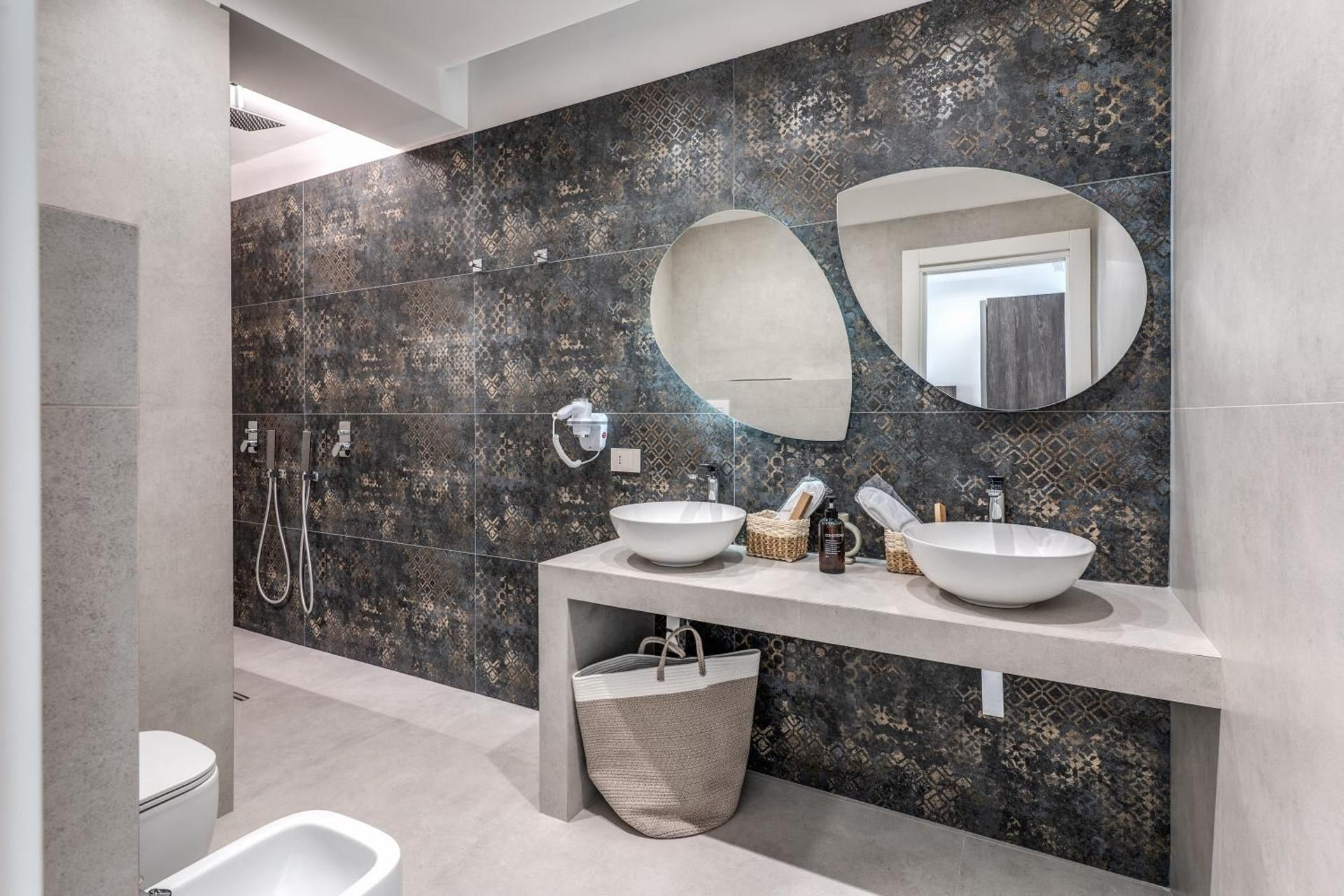 Queen Room with Balcony