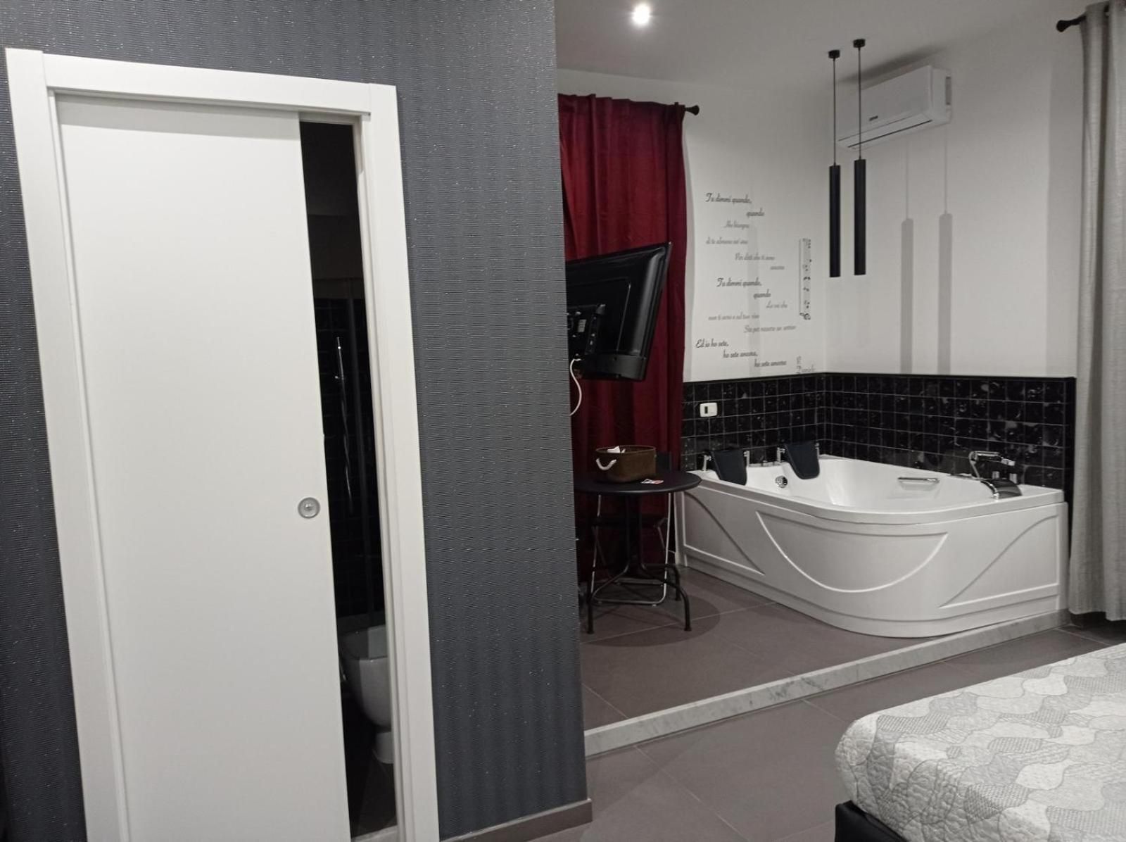 King Room with Spa Bath