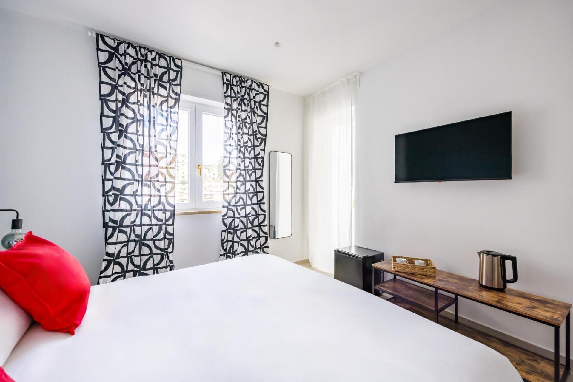 Standard Queen Room