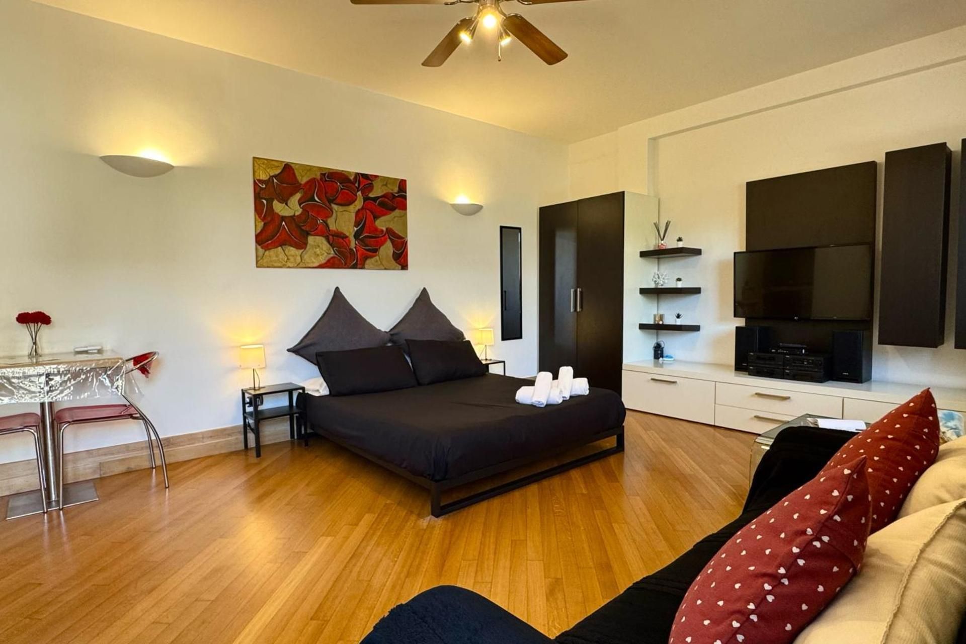 Guestsuite Maison 80123 Double Room with Garden View 2