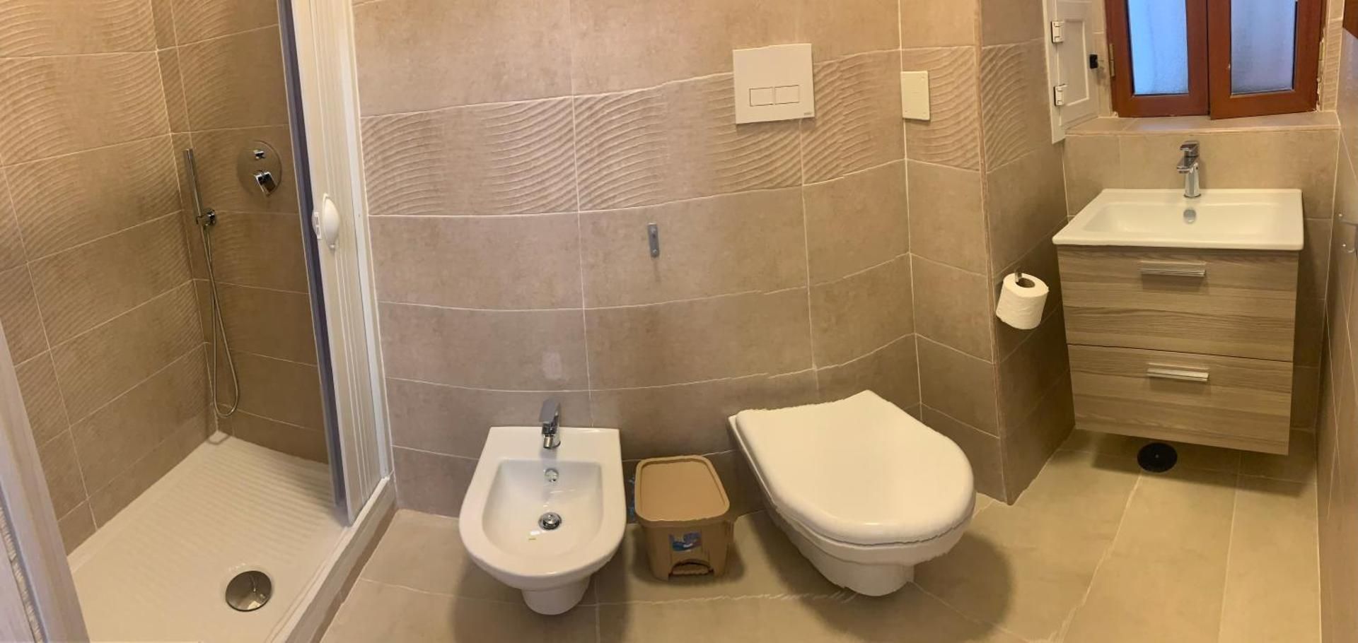 Single Room With Private Bathroom