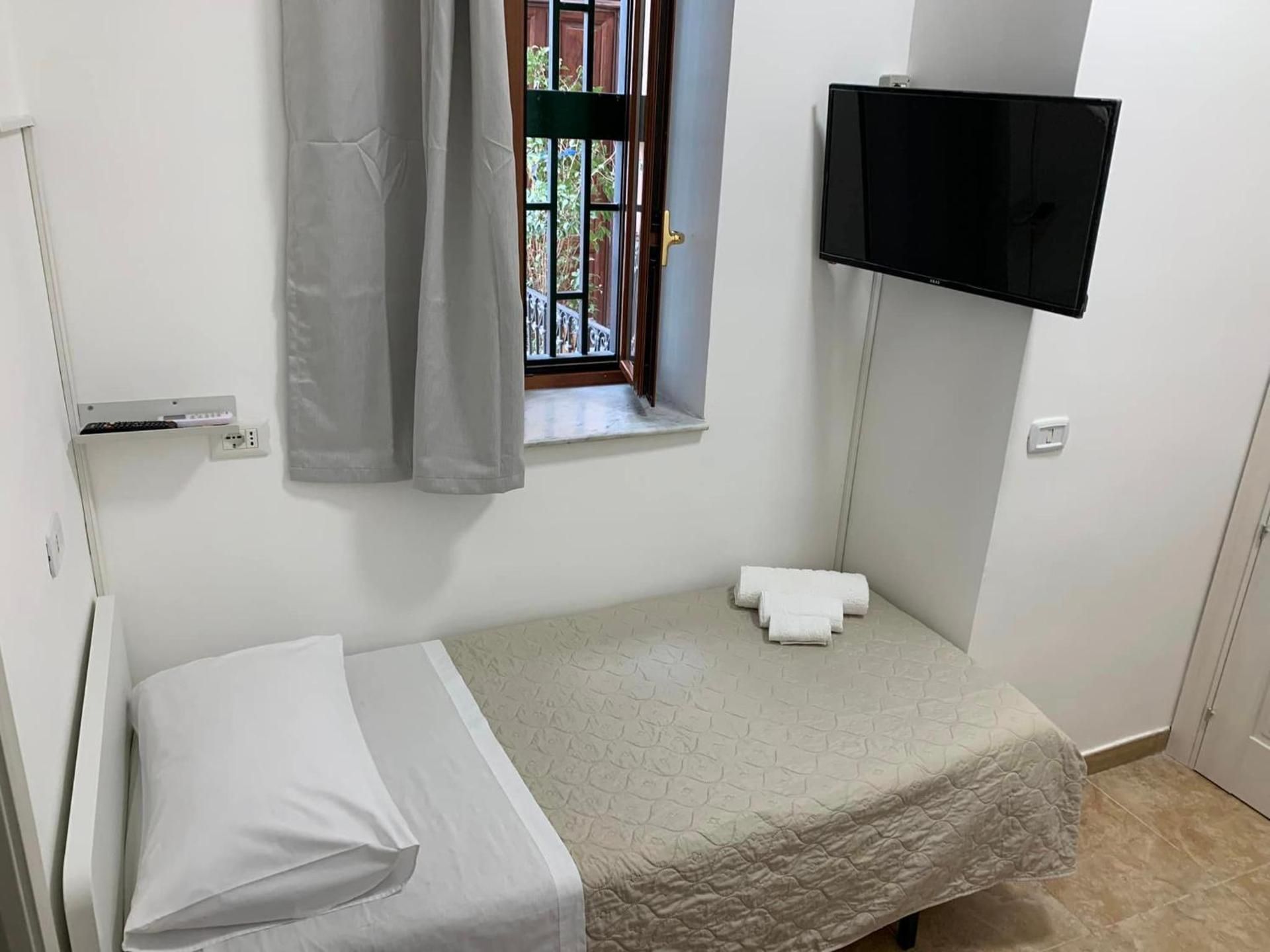 Single Room With Private Bathroom