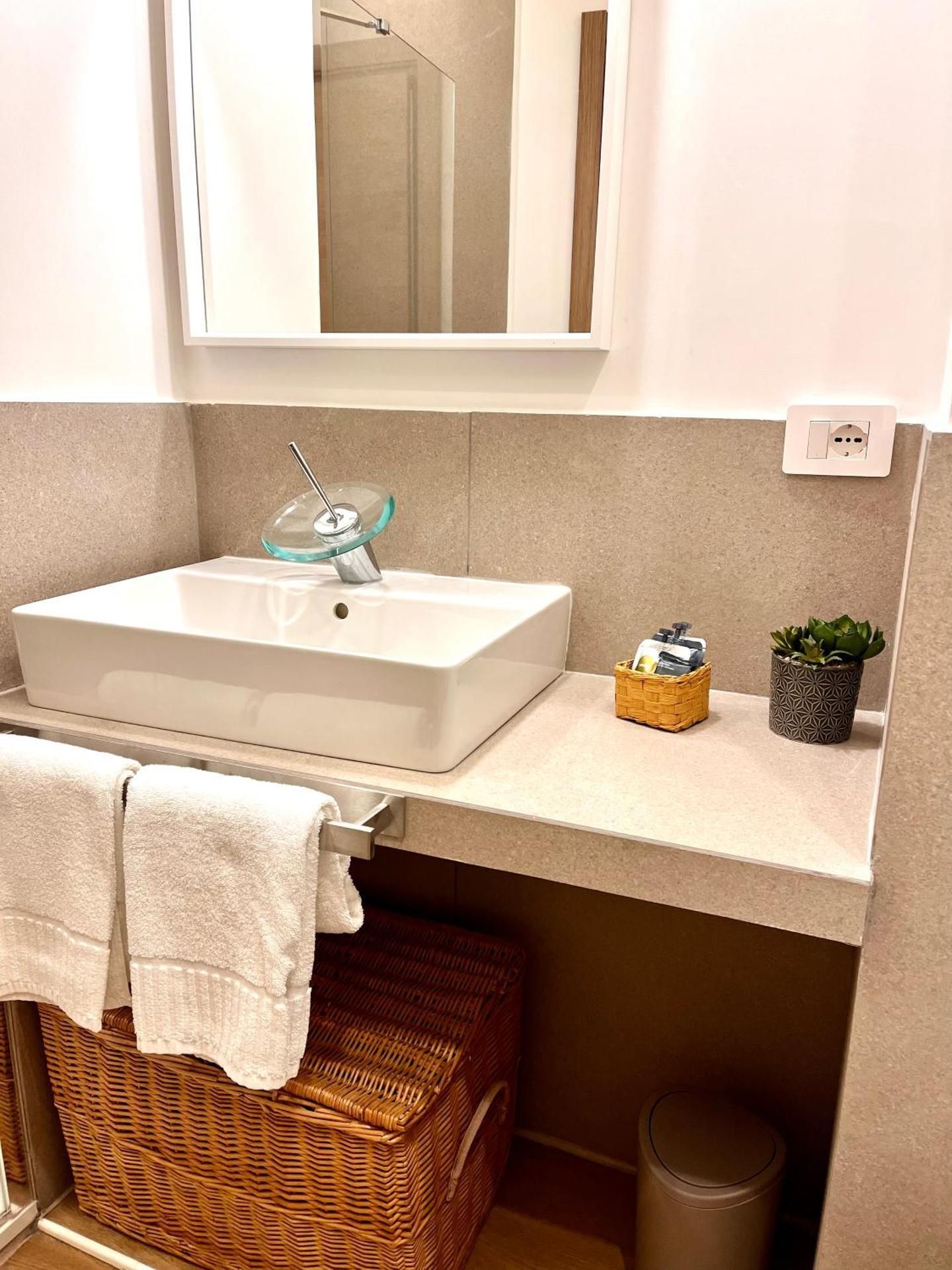 Superior One-Bedroom Apartment with Balcony