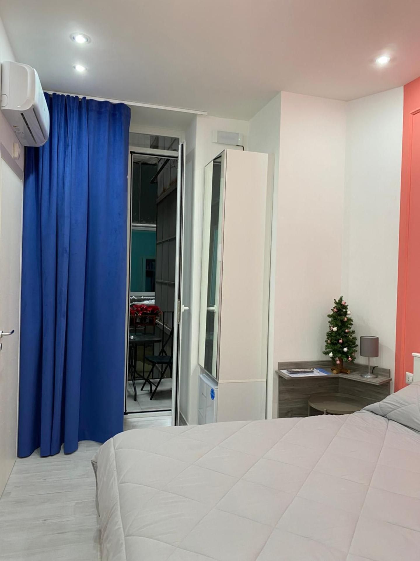 Sogni di Chiaia Deluxe Room 3