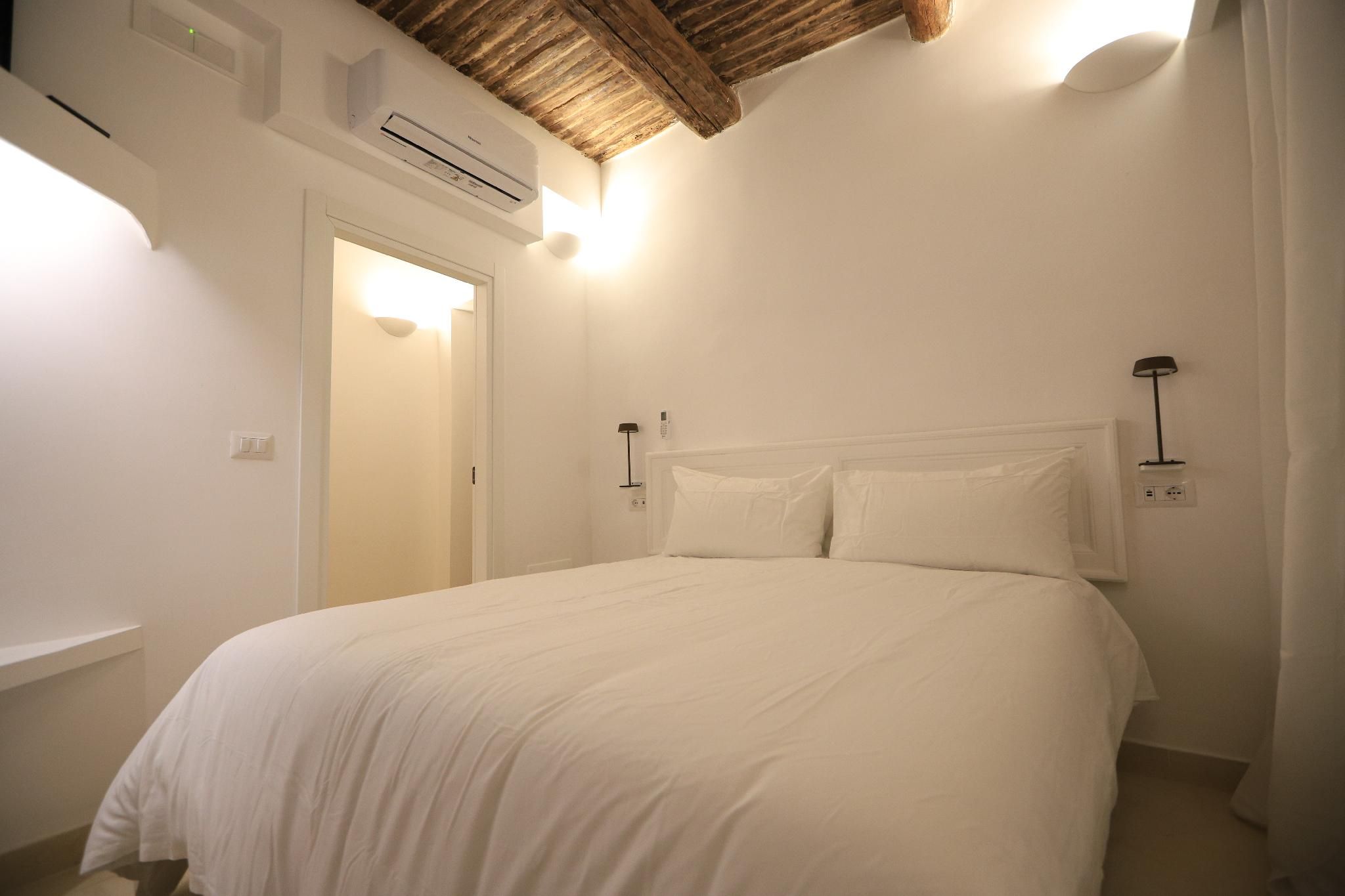 Ai 13 Gradoni di Chiaia Room with Private Bath - Non-Smoking, Accessible