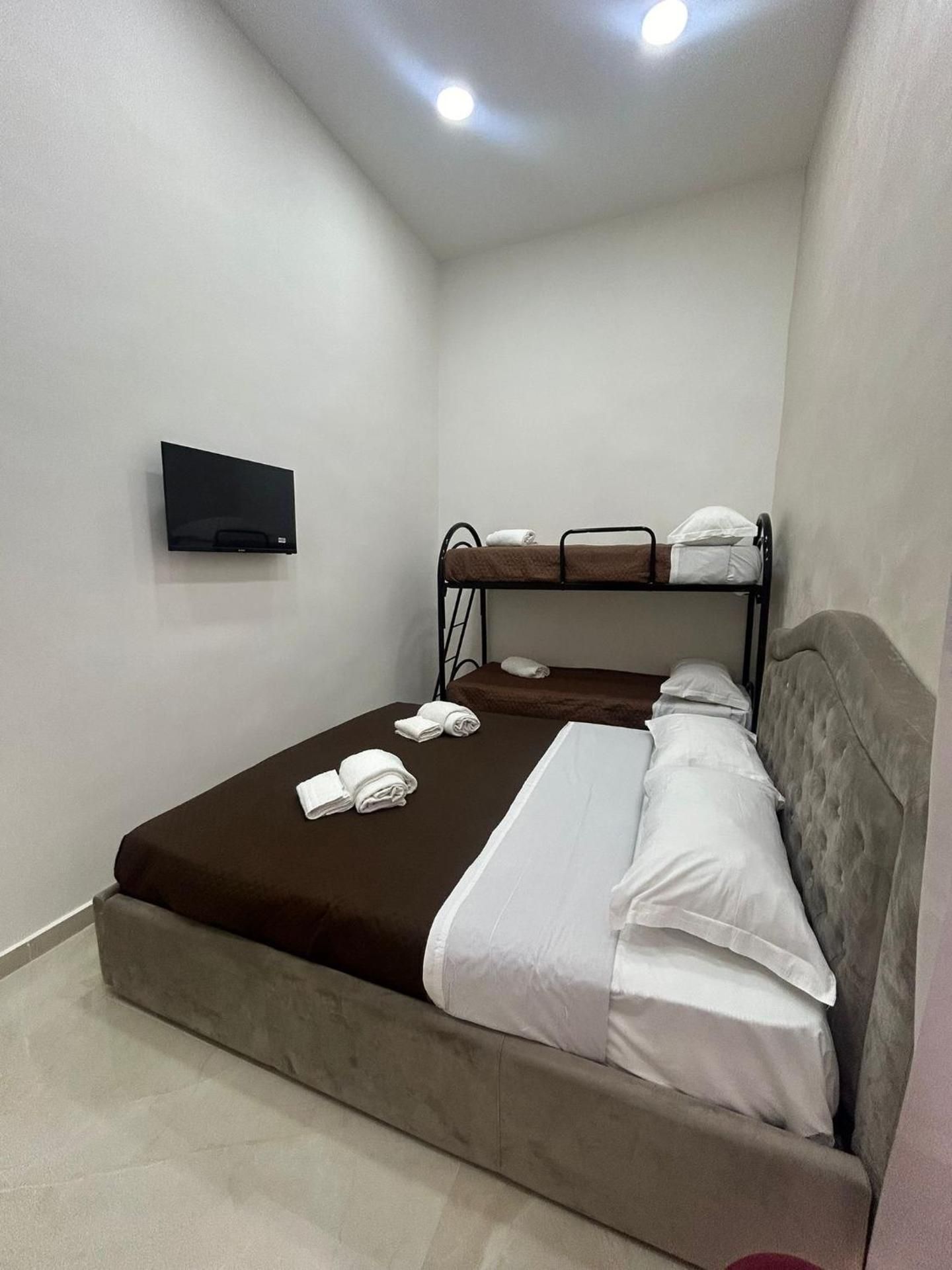 Quadruple Room with Private Bathroom