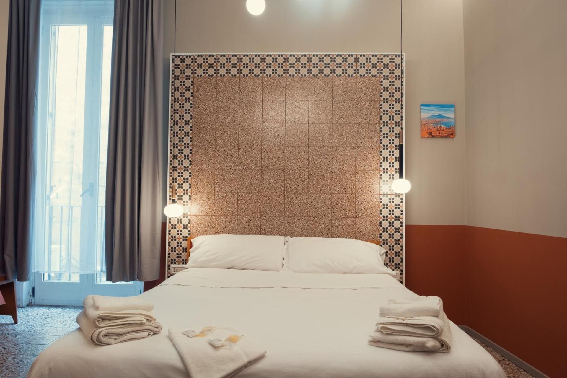 Occhi di Napoli Camera Doppia con Balconcino (R)