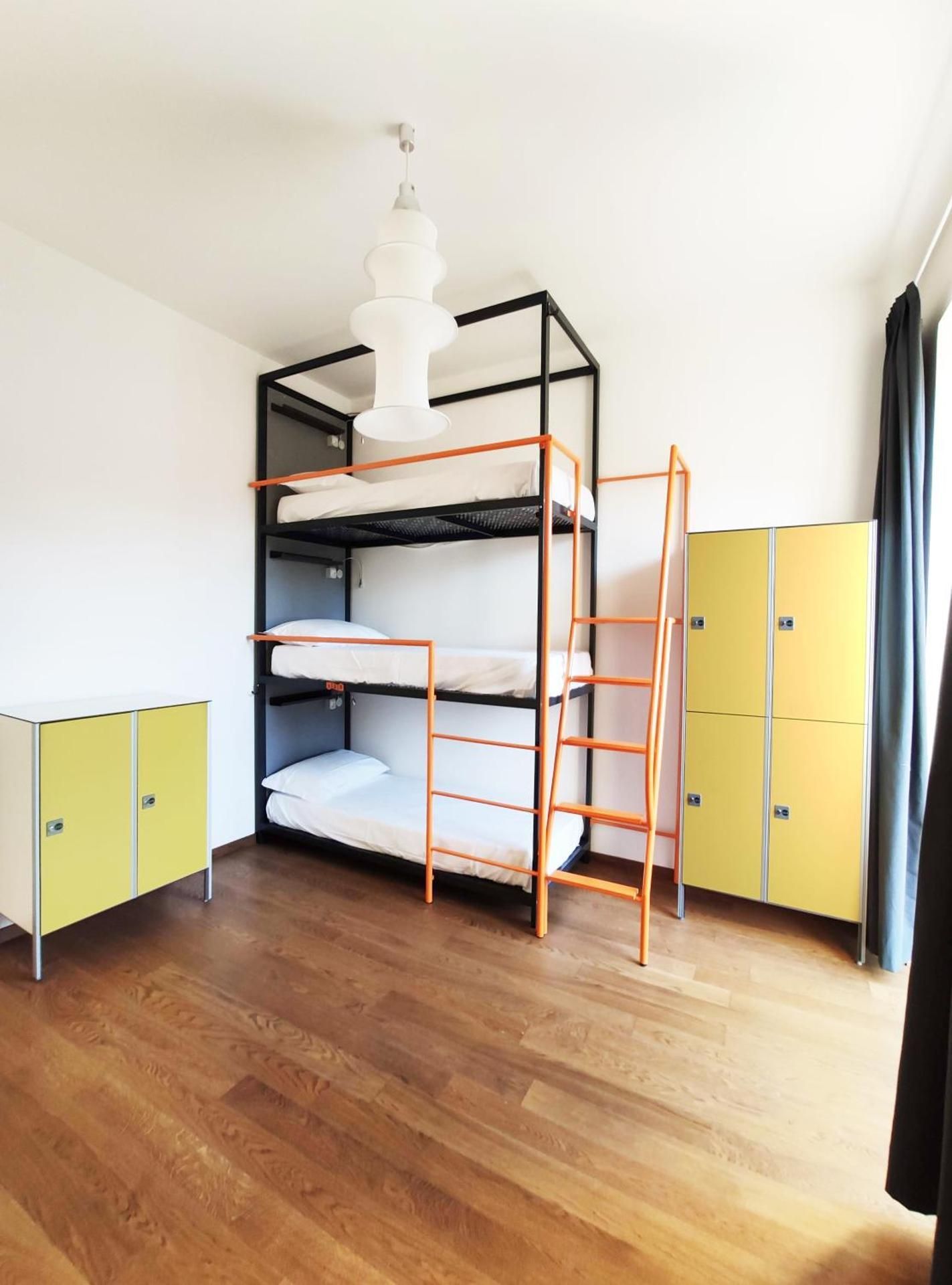 Tric Trac Hostel Bed in 6-Bed Mixed Dormitory Room with Private Bathroom