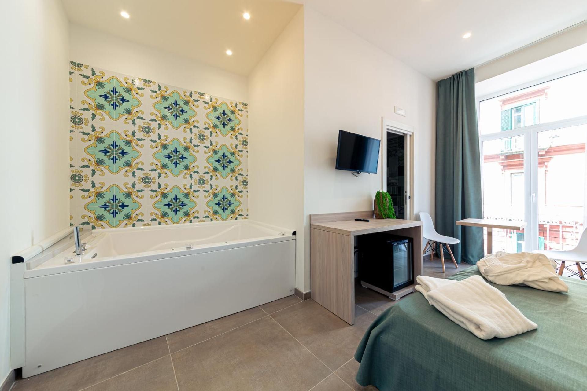 Queen Room with Spa Bath