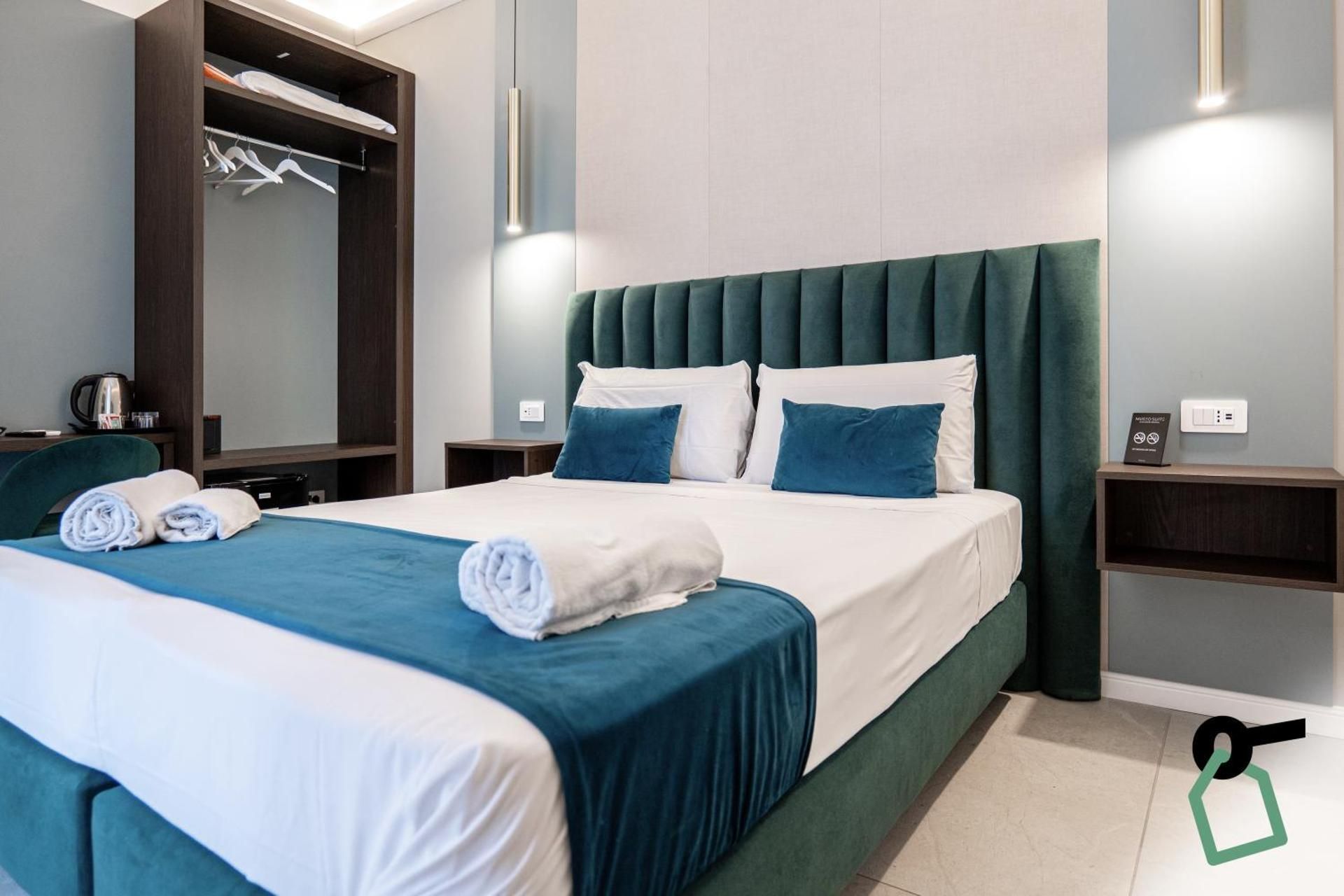 Deluxe Double or Twin Room with City View