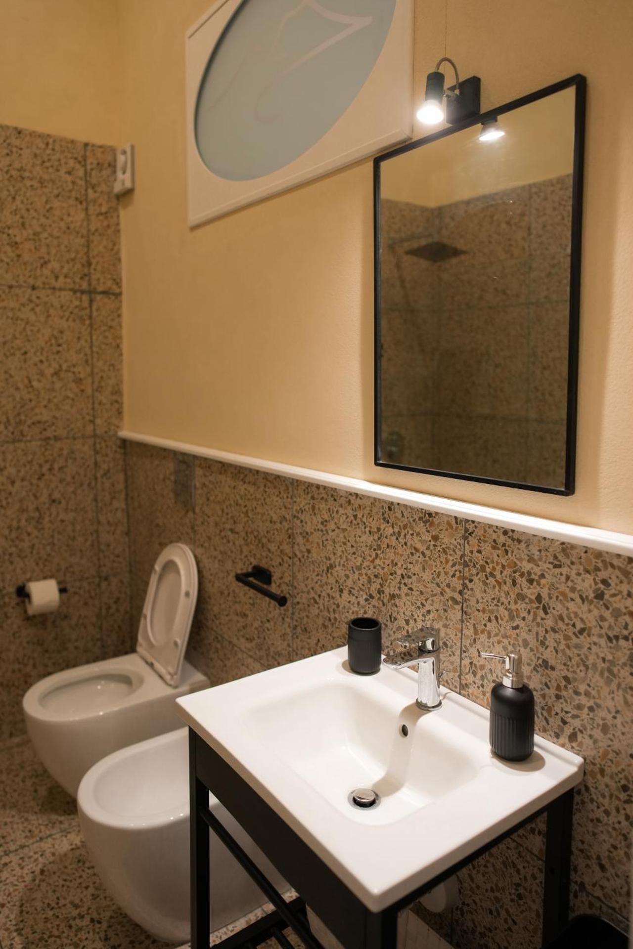 Le Casine di San Gregorio Superior Apartment with Balcony