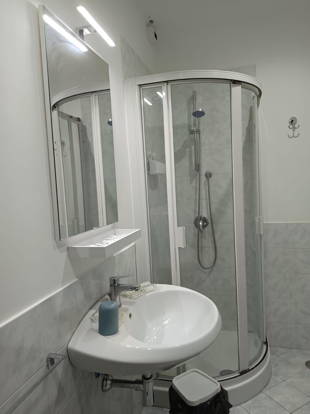 Domus Pisanelli Large Double Room 3