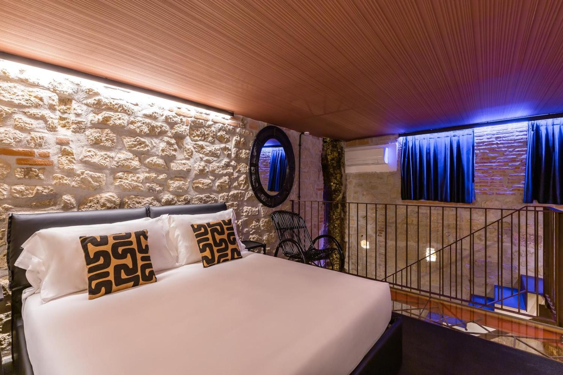 Deluxe King Suite