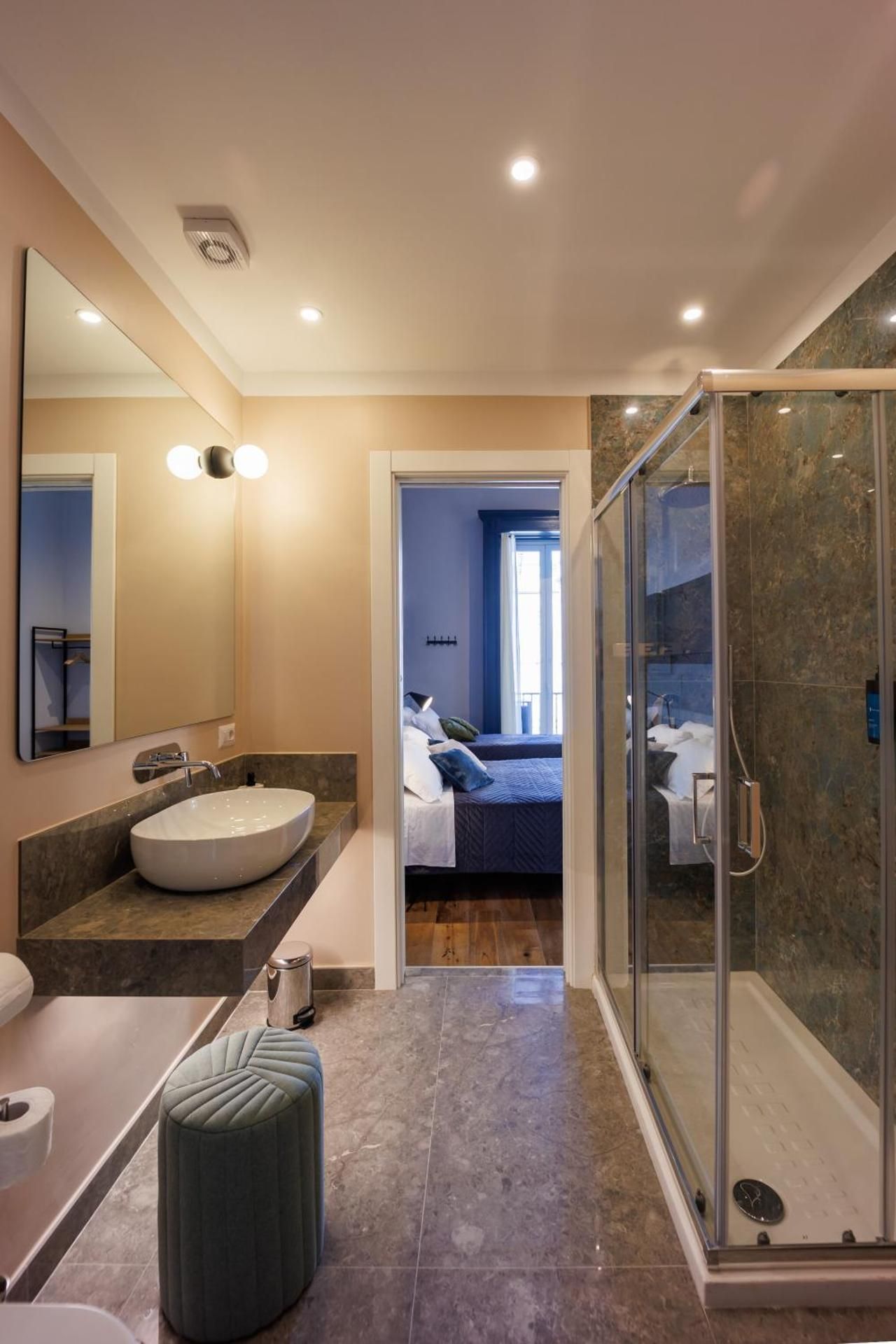 Deluxe Family Room