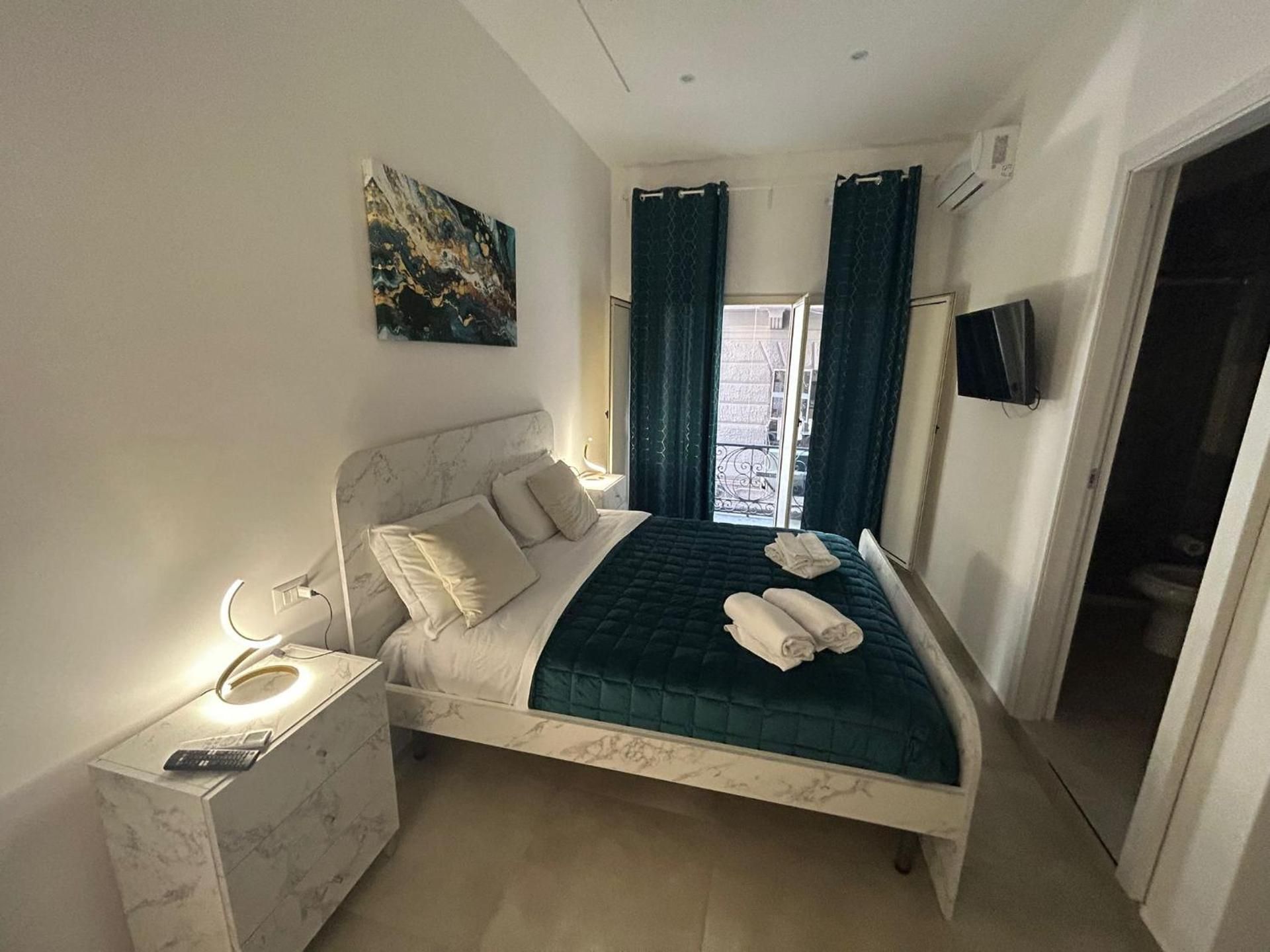 Queen Room with Balcony