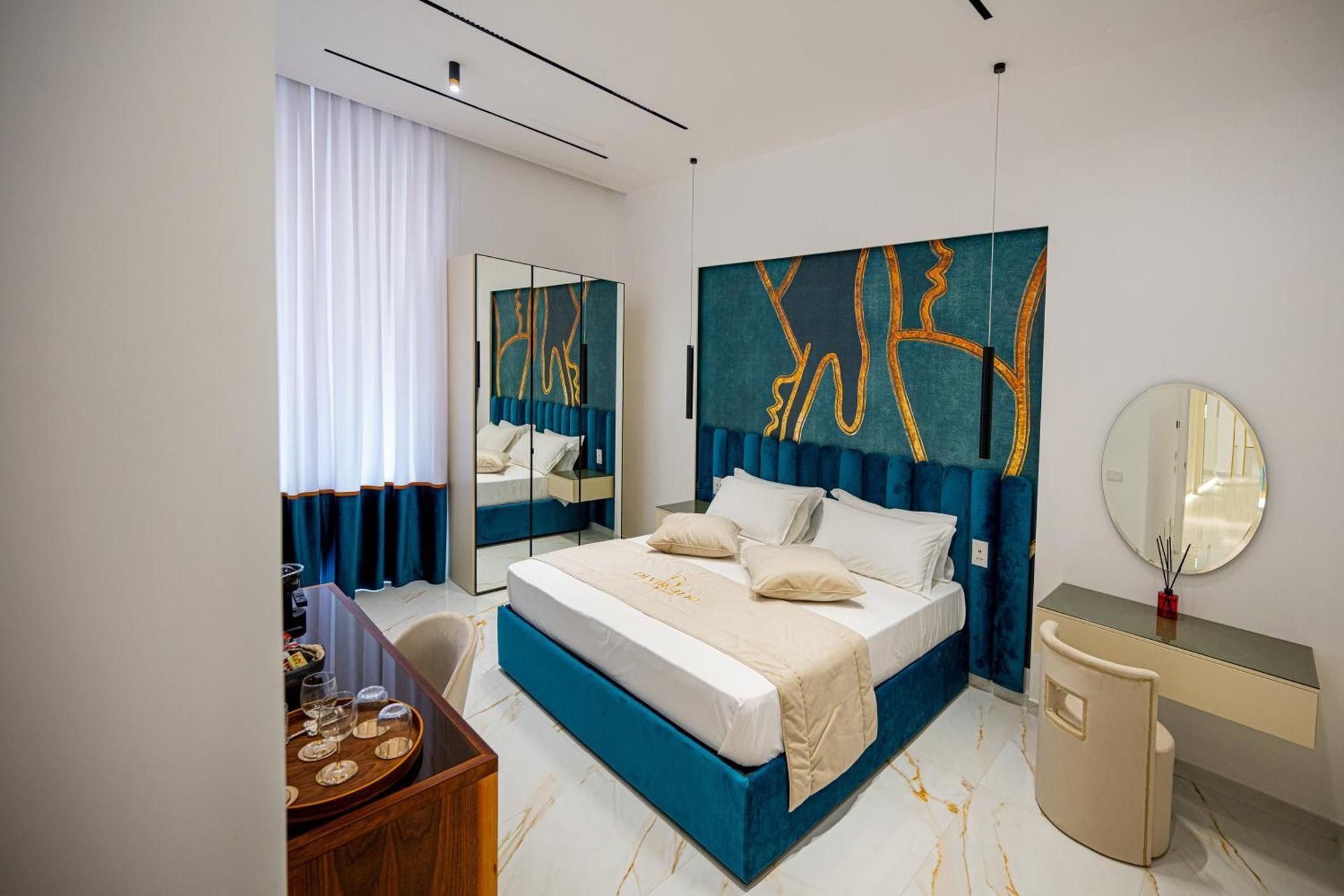 Deluxe Suite with Spa Bath
