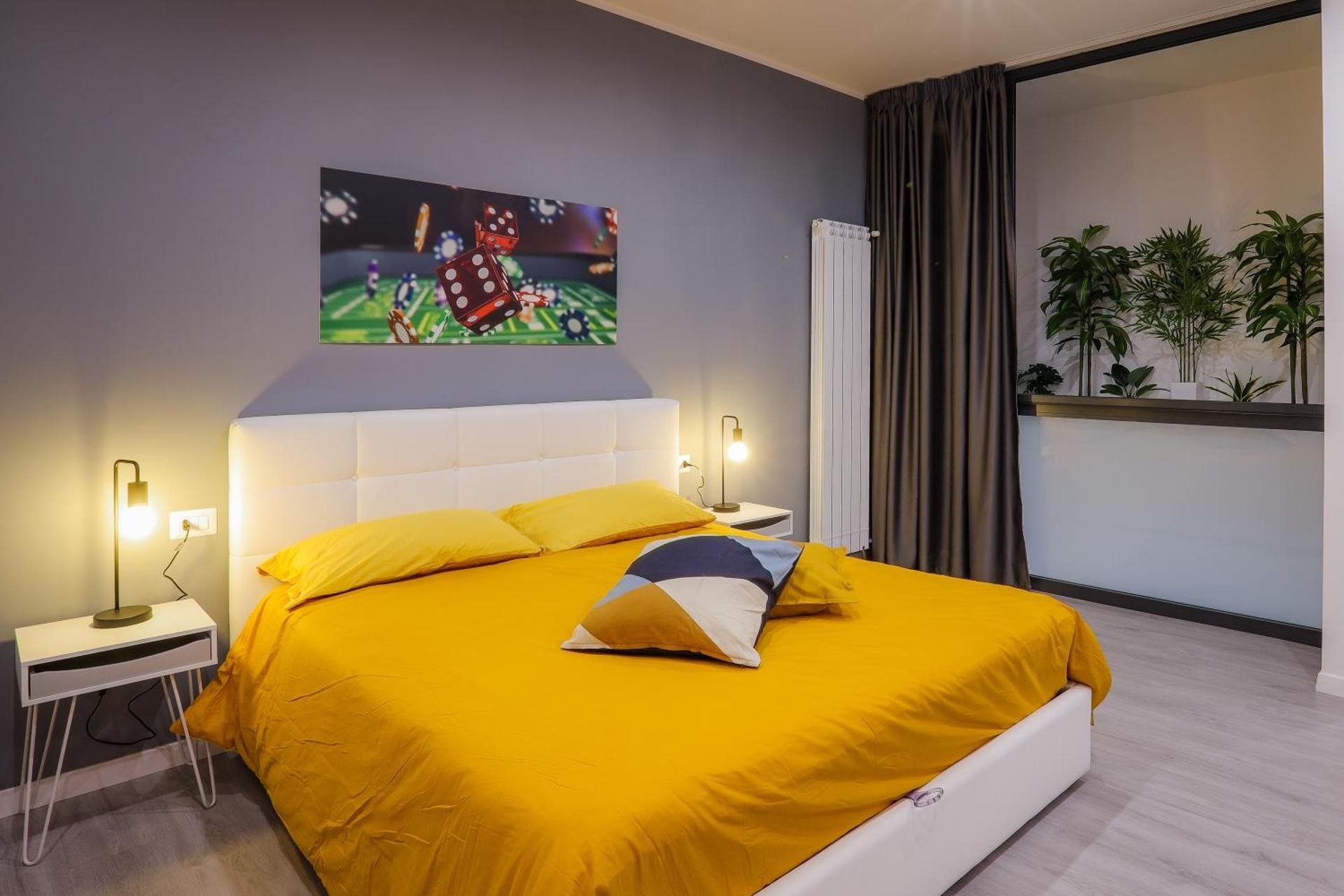 DELUXE APARTMENT