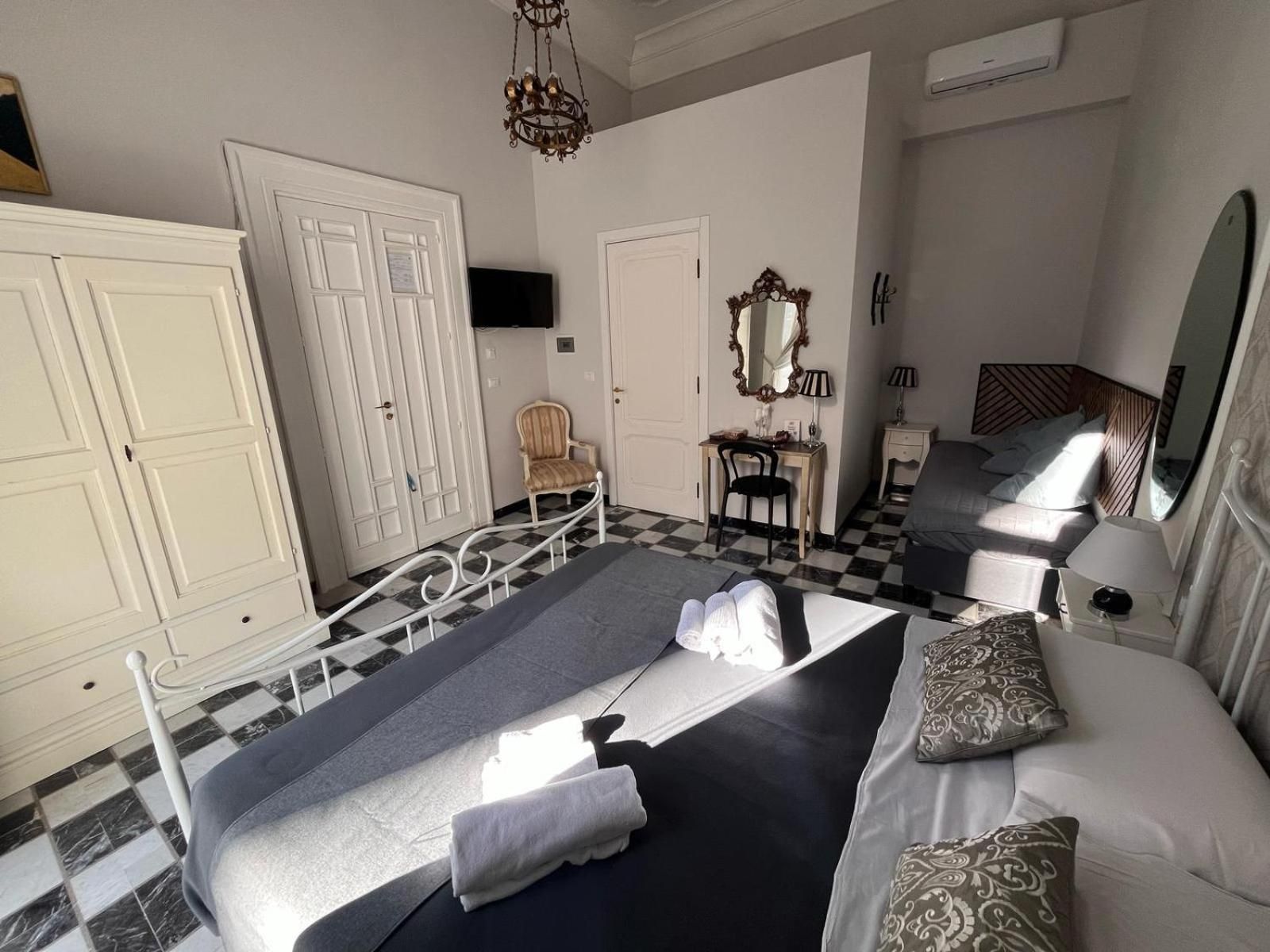Superior King Room