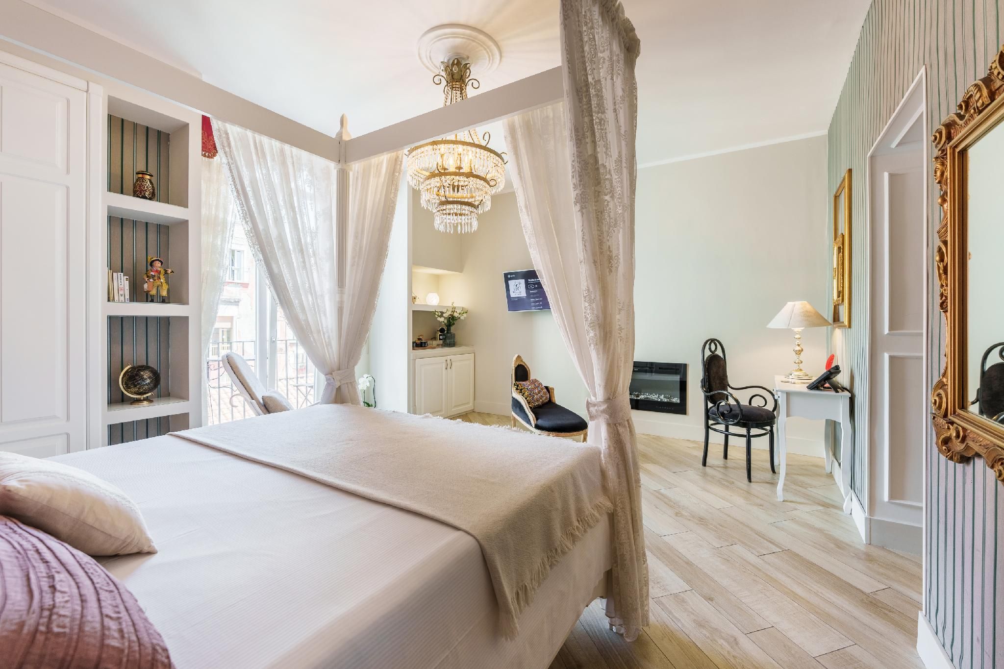 It's Room Naples Suite