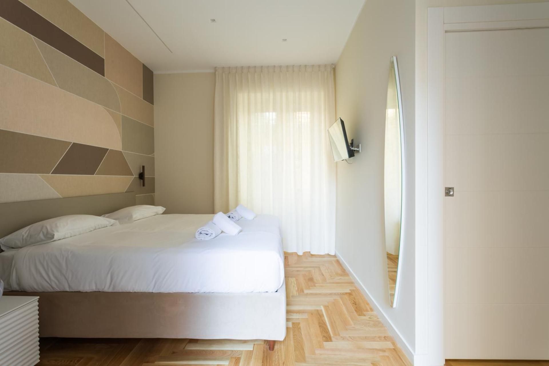 Large Double Room