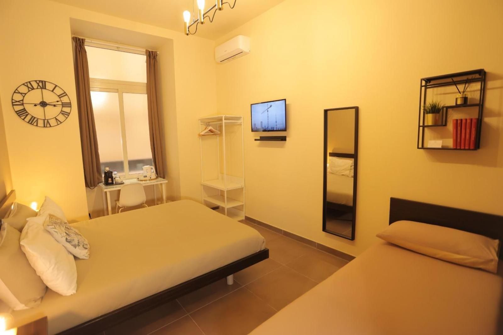 B&B Scarlatti 60 Superior Triple Room 2