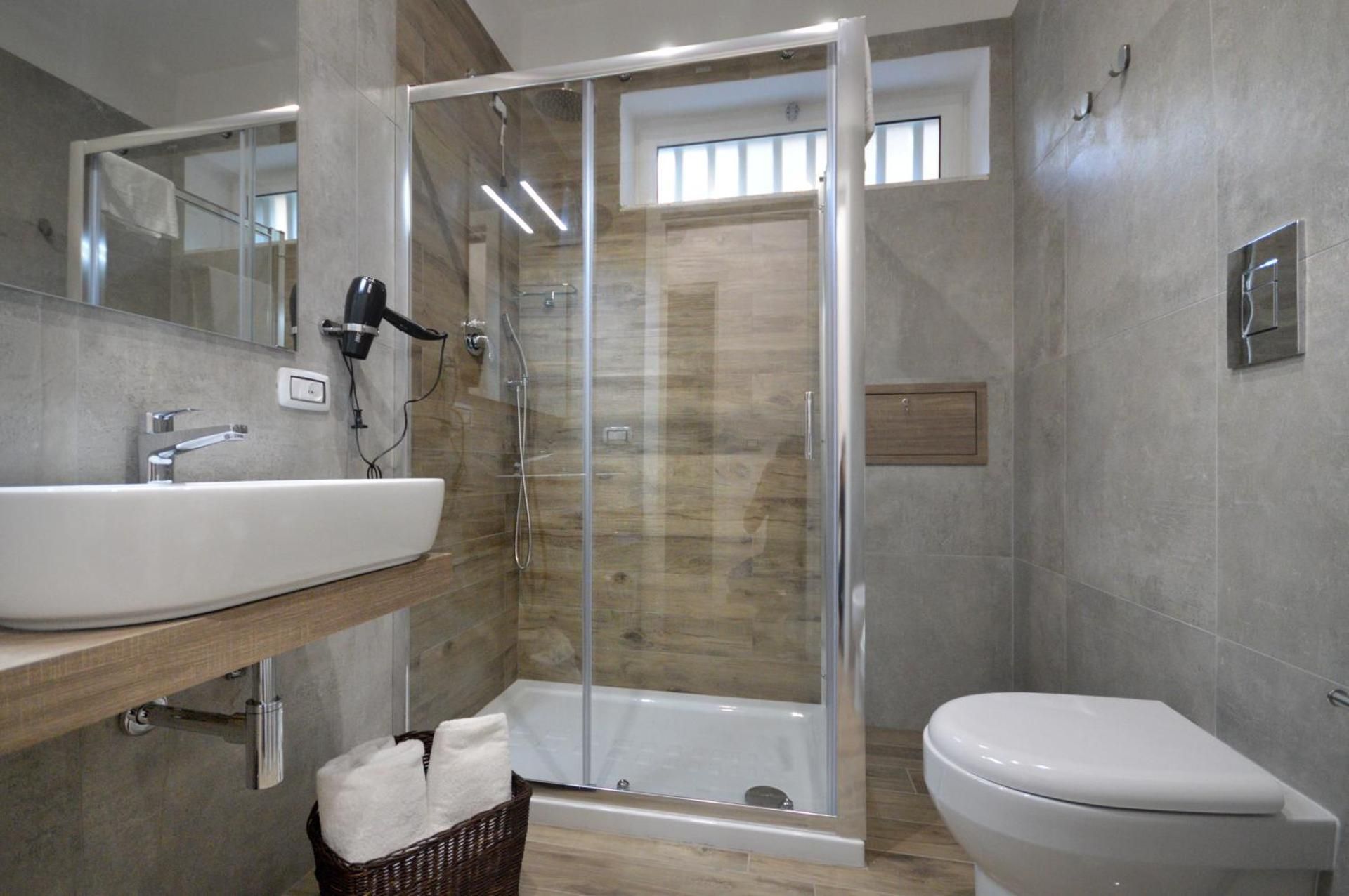 Napoliseason Superior King Room 3