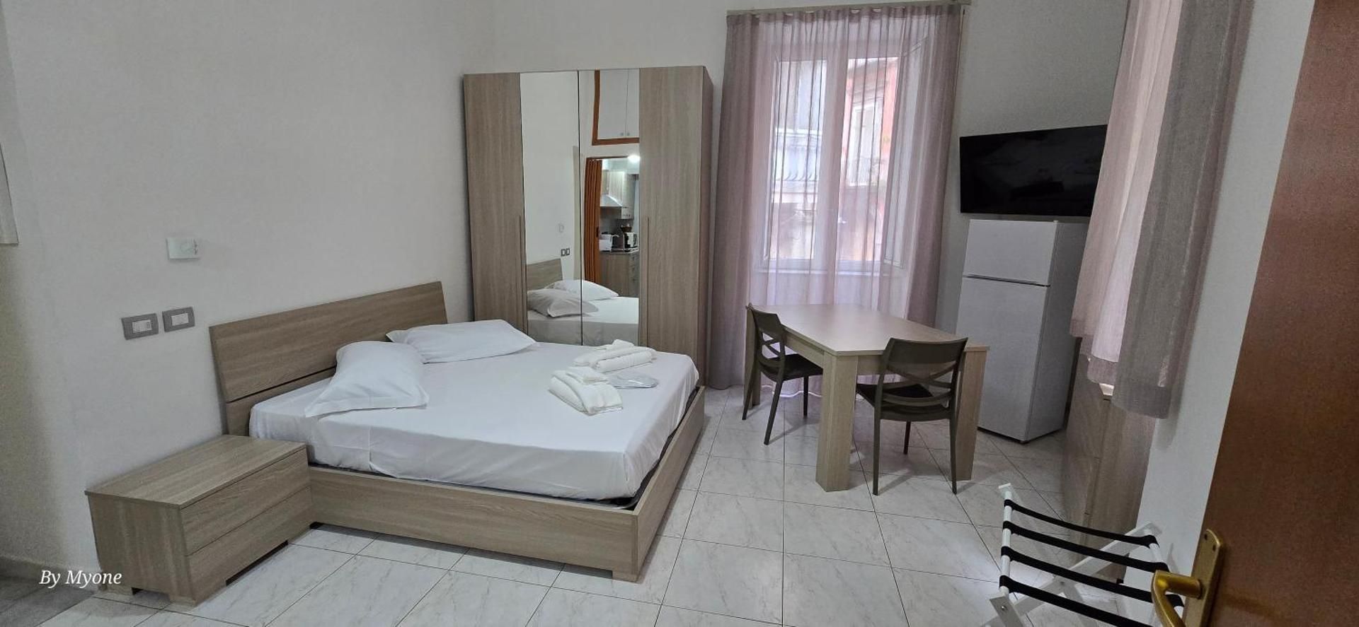 Studio Apartment with Queen Bed