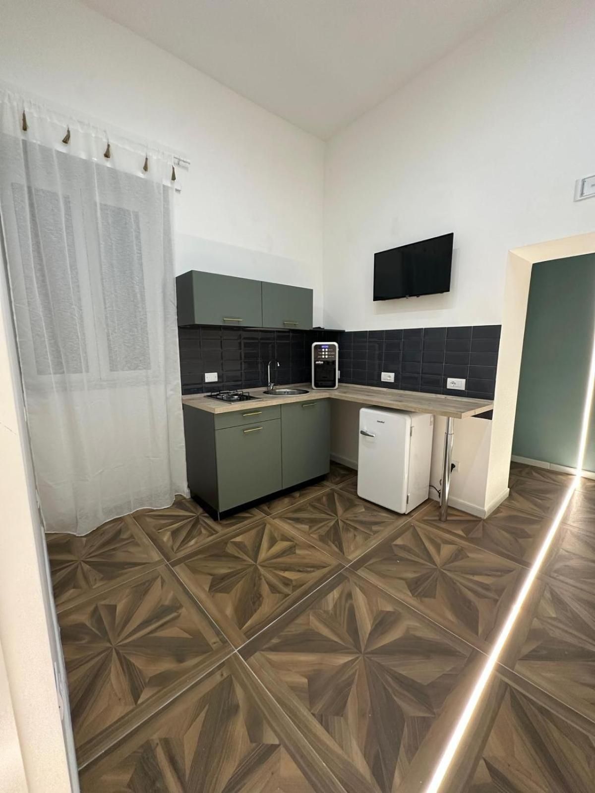 shared lounge/tv area