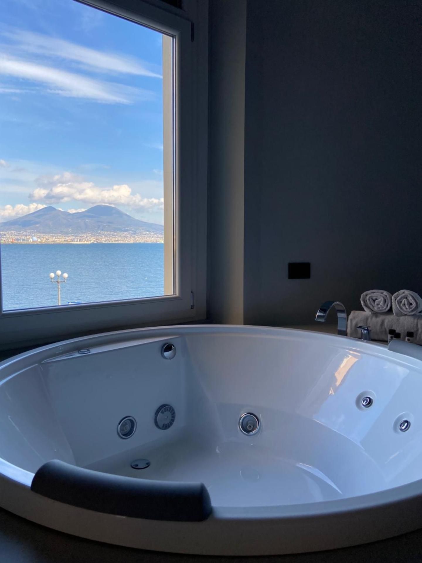 Superior Suite with Hot Tub and Sea View