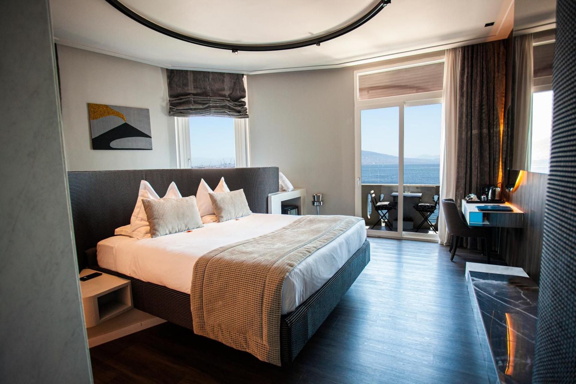 Superior Suite with Hot Tub and Sea View