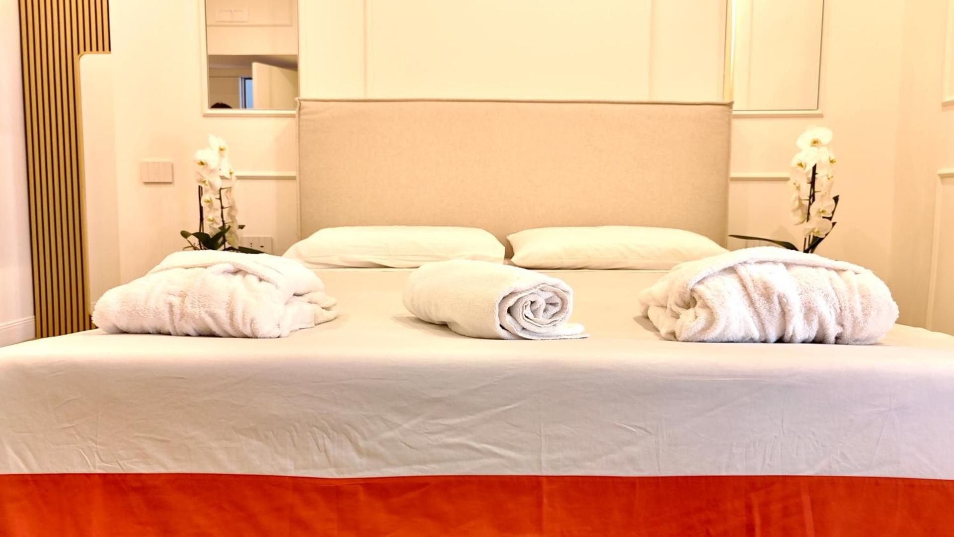 Raffaella Home