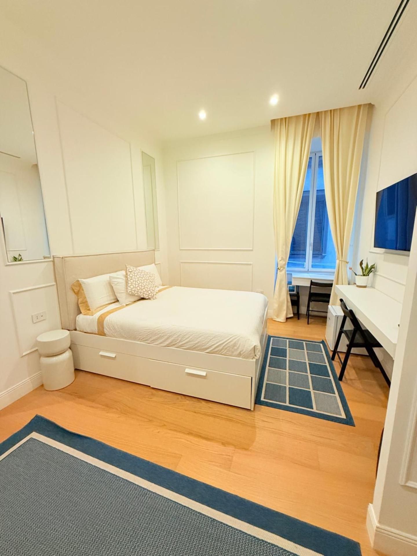 Raffaella Home