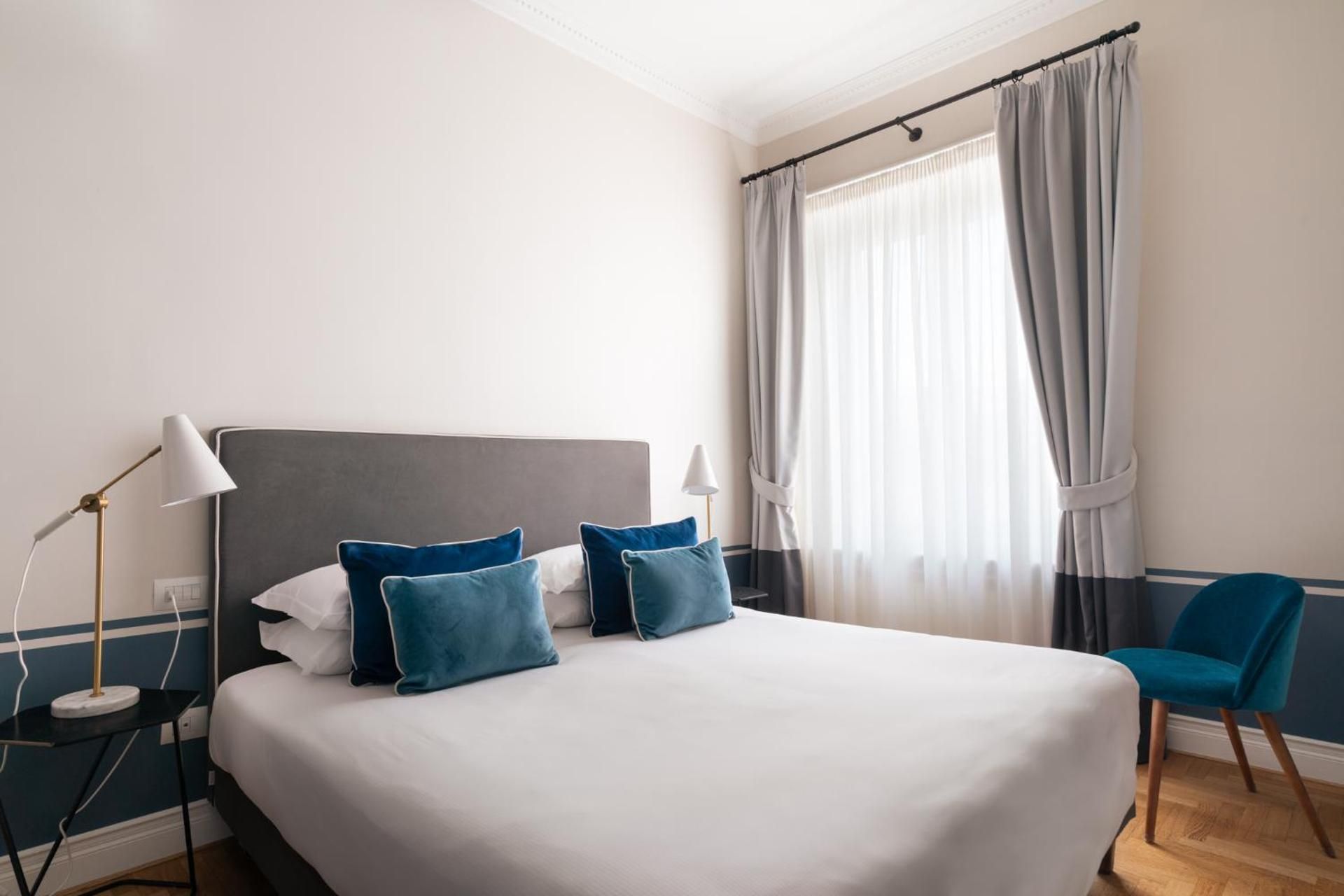 Caracciolo 13 Rooftop & Suites Classic Apartment