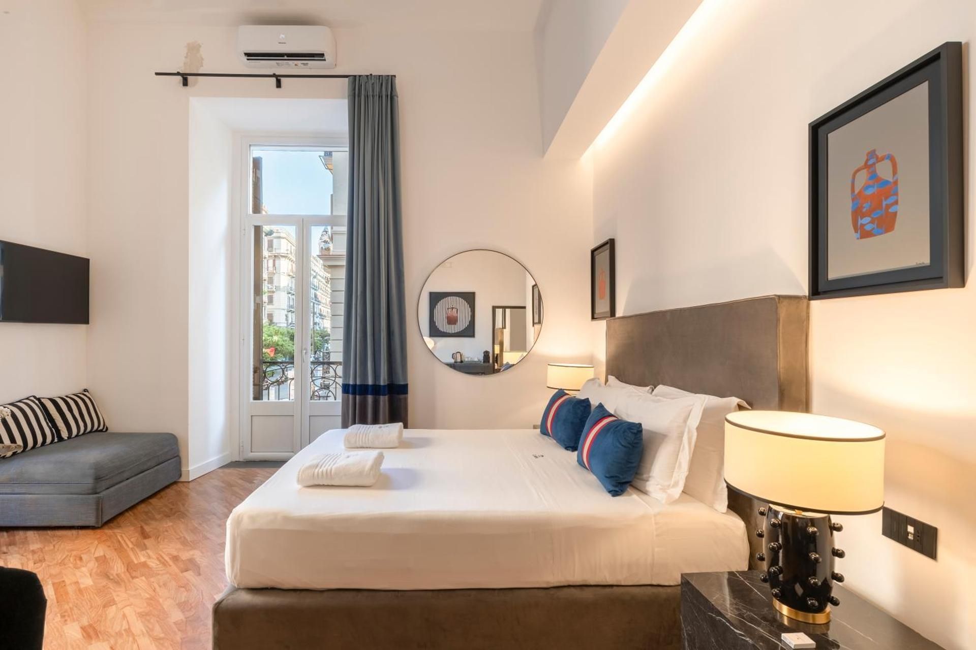 Triple room with balcony – Via Santa Lucia 76