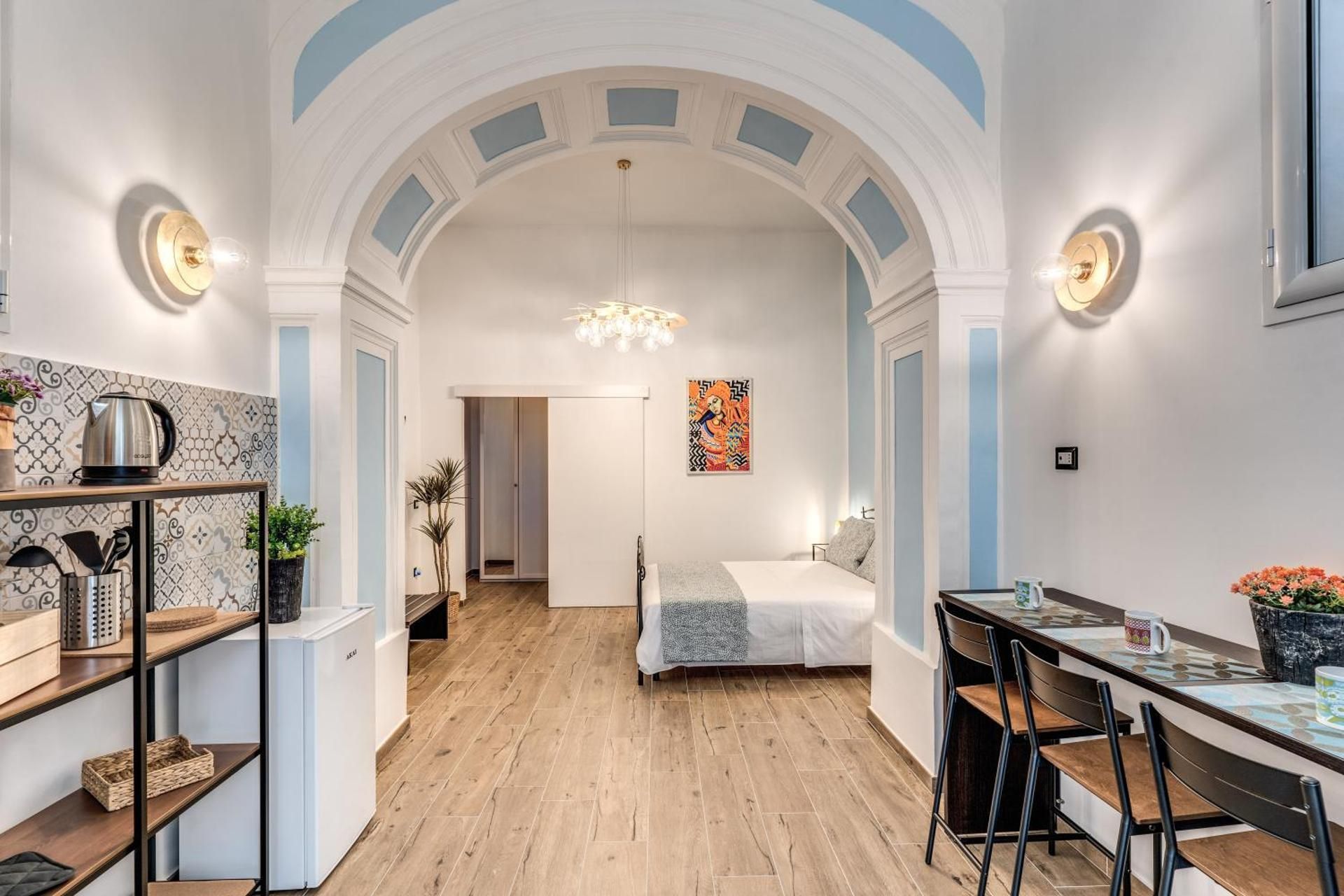 DELUXE APARTMENT